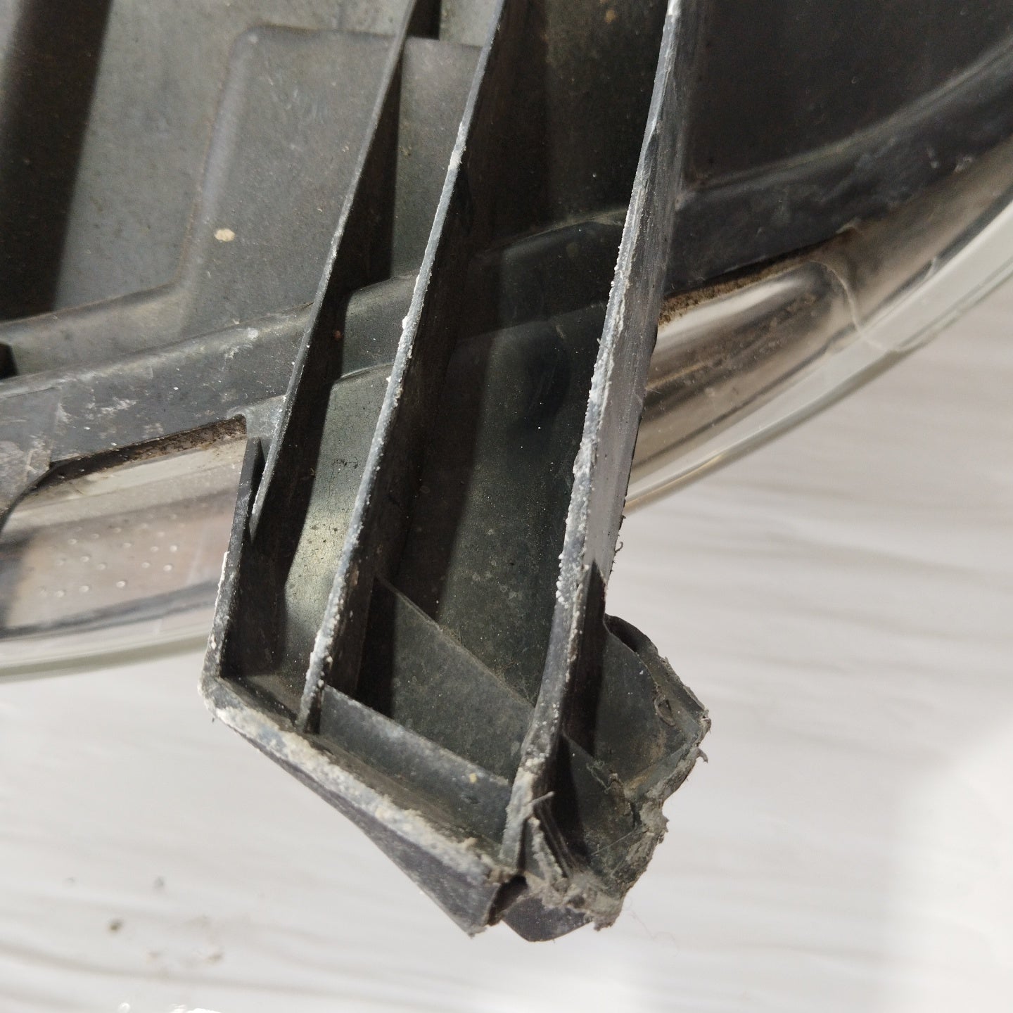 Fanale anteriore dx Peugeot 107 ecoAG2393