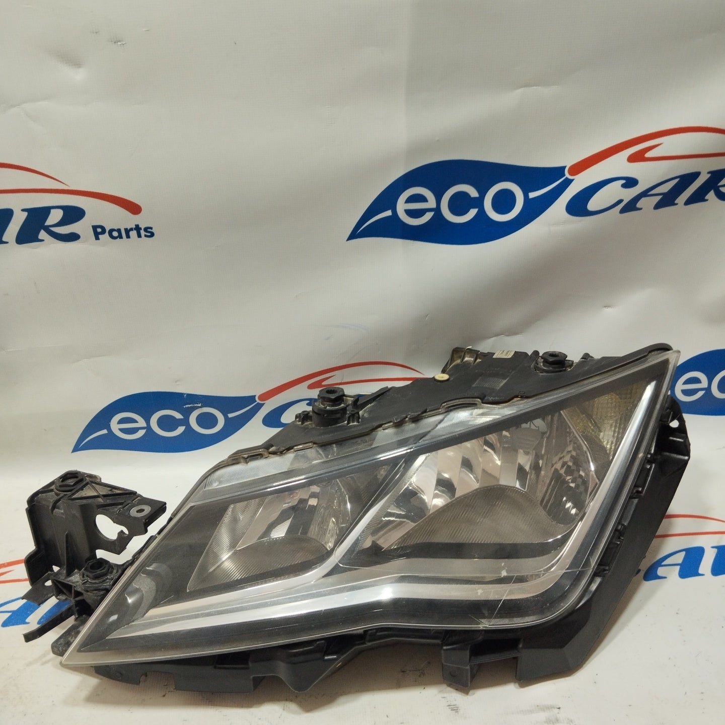 Linker Frontscheinwerfer Seat Leon 2016 ecoAG2480