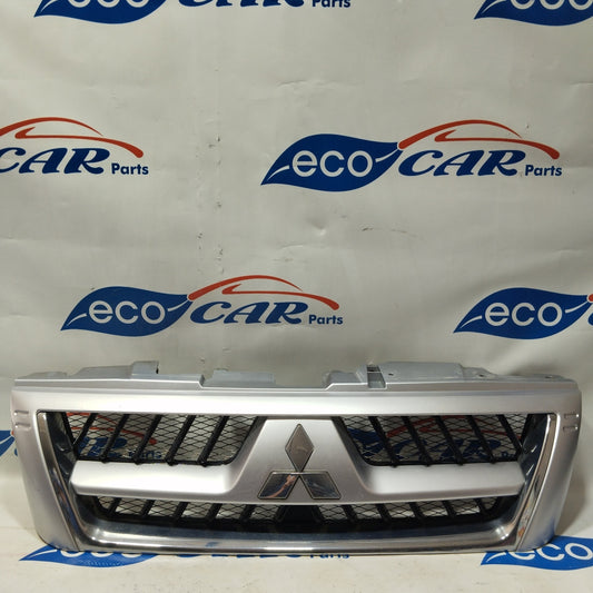 Silver gray front grille Mitsubishi Pajero 2005 ecoAG2537