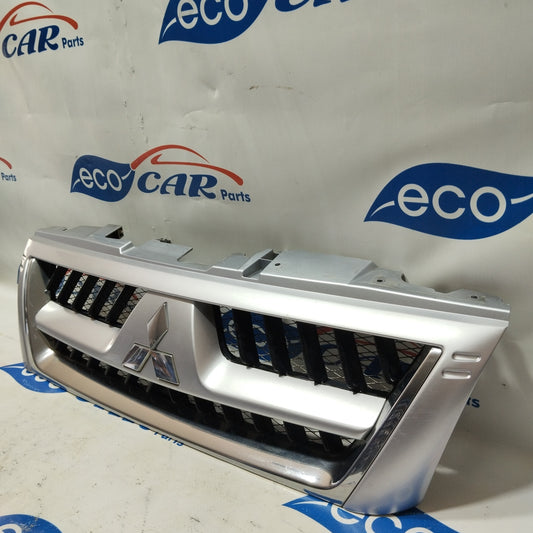 Silver gray front grille Mitsubishi Pajero 2005 ecoAG2537