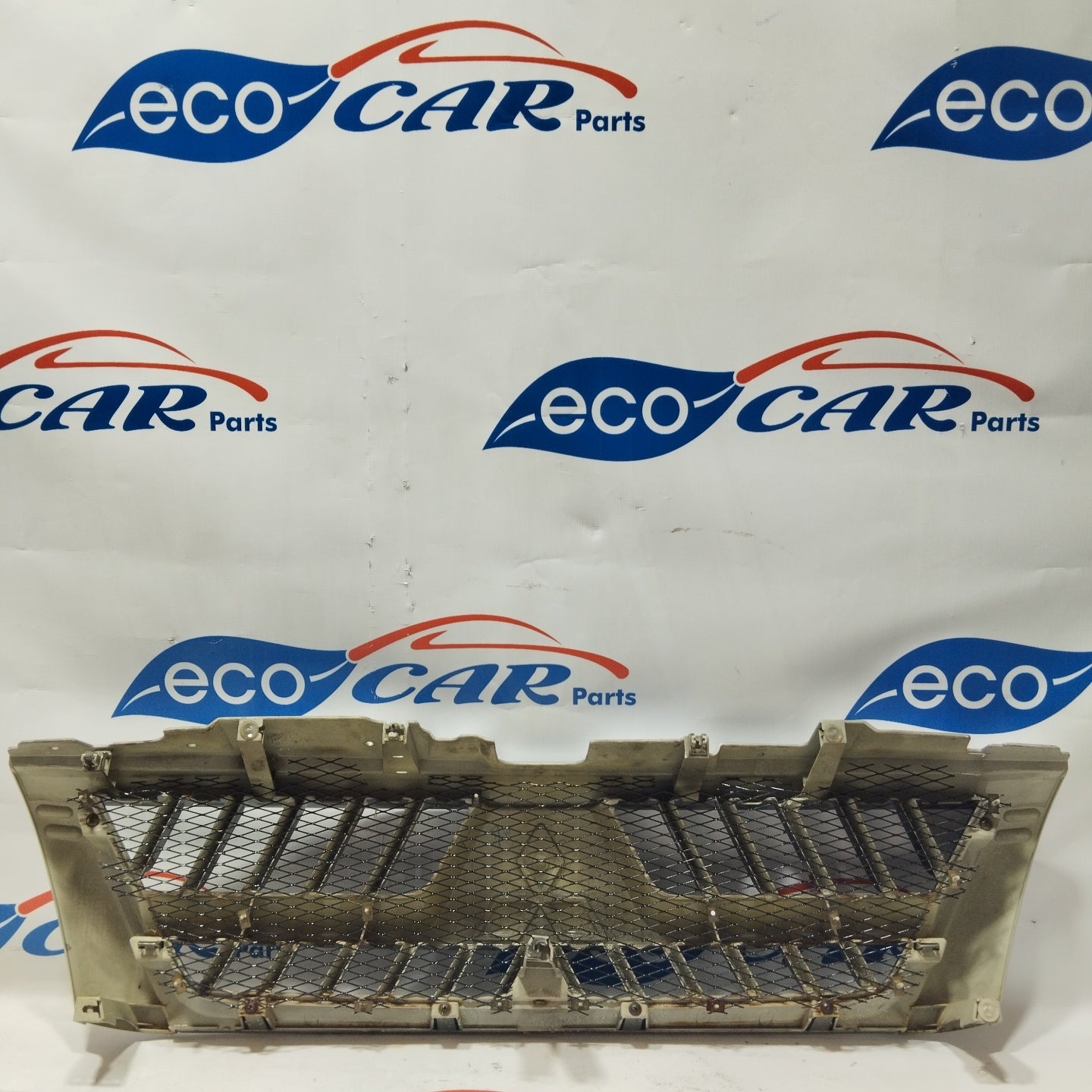 Silver gray front grille Mitsubishi Pajero 2005 ecoAG2537