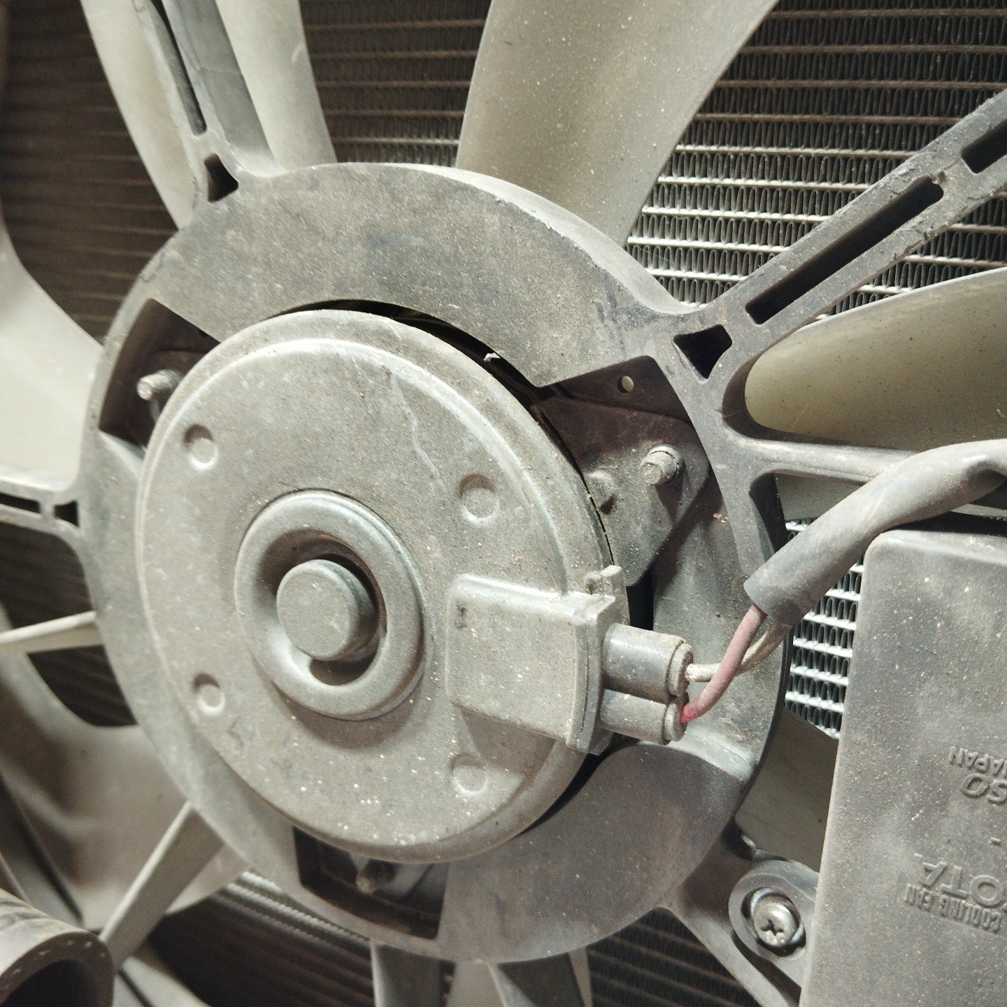 Komplettes Kühlerset für Toyota Auris 1.4 D4D, Baujahr 2007, Teilenummer: MF422750-191E, ecoAG2538