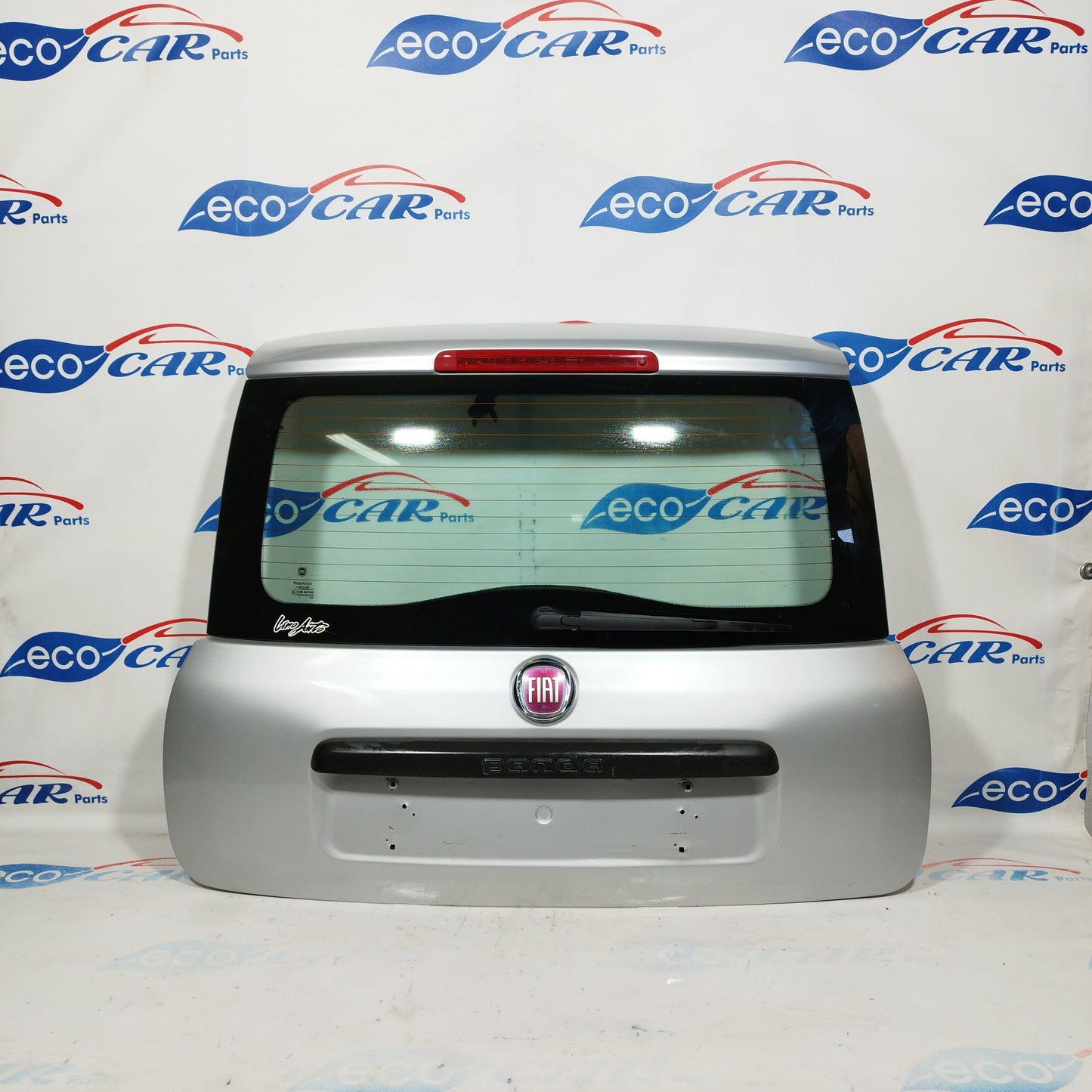 Cheerful metallic gray tailgate Fiat New Panda 2013 ecoAC4717