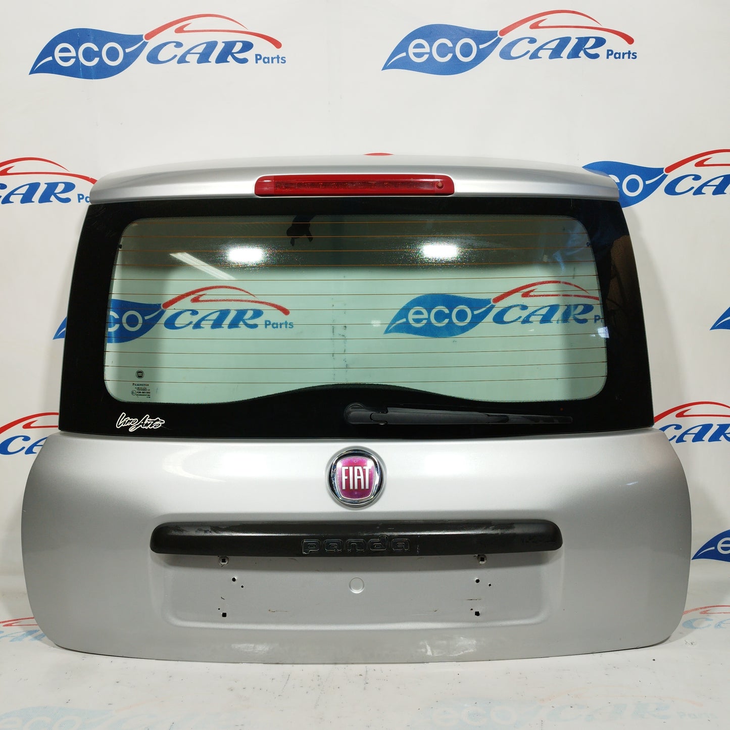 Cheerful metallic gray tailgate Fiat New Panda 2013 ecoAC4717