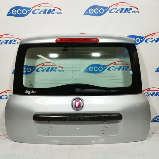Cheerful metallic gray tailgate Fiat New Panda 2013 ecoAC4717