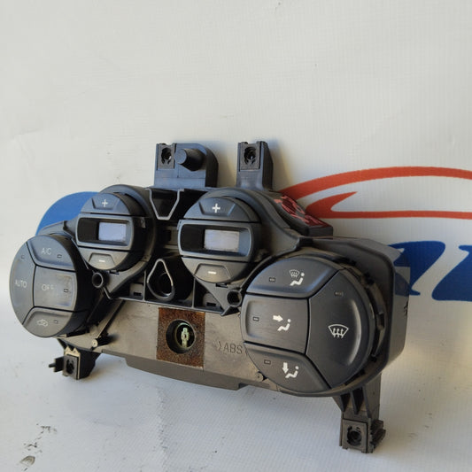 Ford Ka 2013 digitales Klimabedienteil Code: 735528389 ecoAG2570