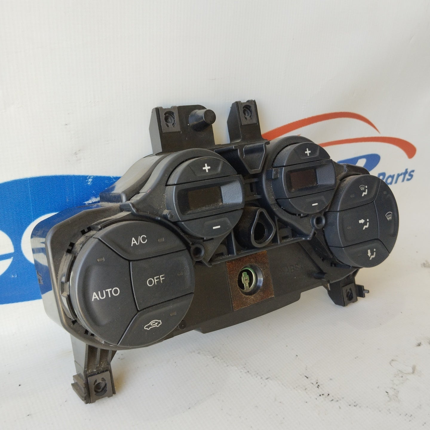 Ford Ka 2013 digitales Klimabedienteil Code: 735528389 ecoAG2570