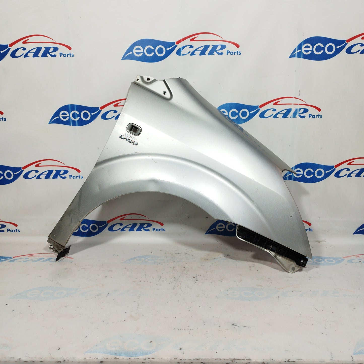 Right fender silver gray Toyota Corolla Verso 2005 ecoAC4744