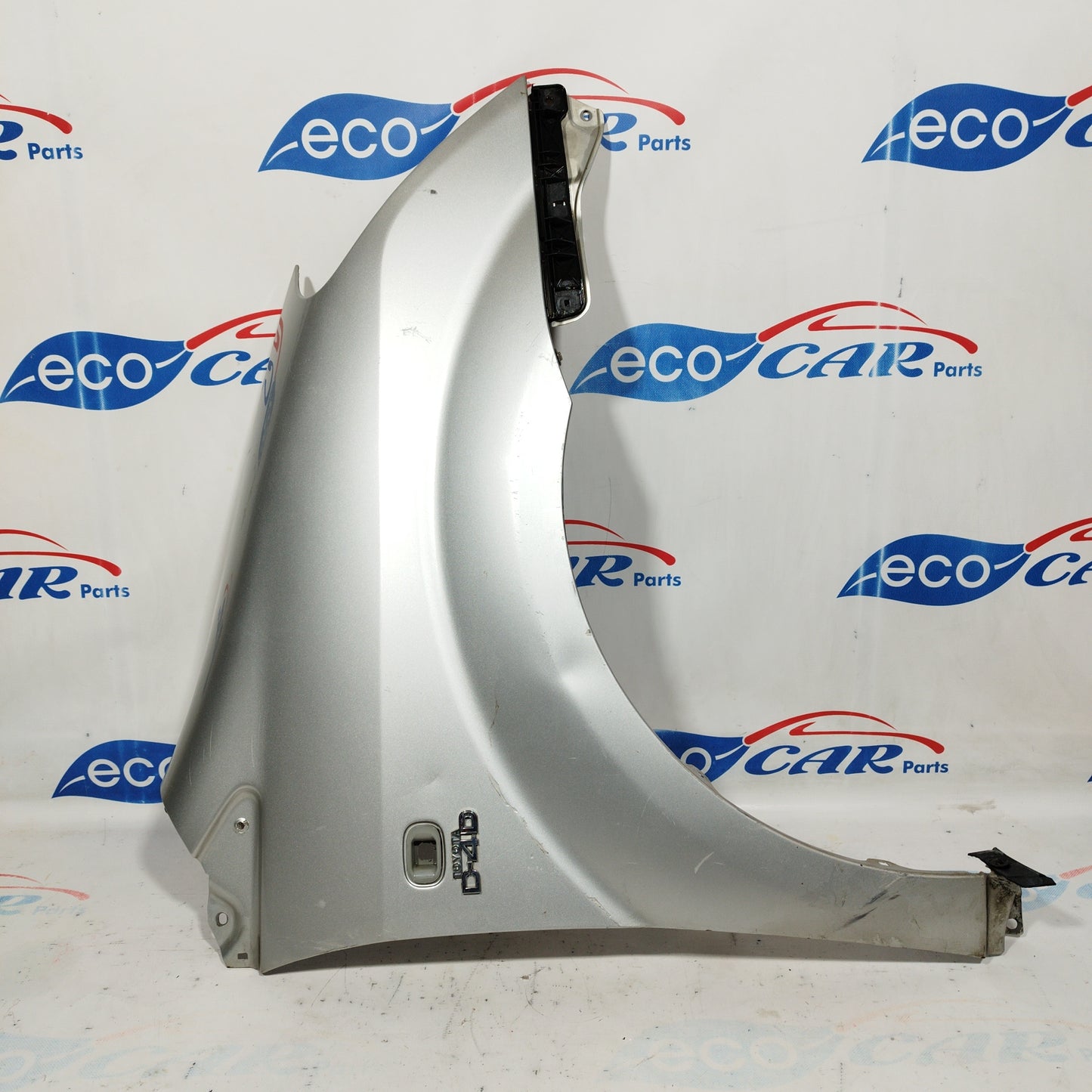 Right fender silver gray Toyota Corolla Verso 2005 ecoAC4744