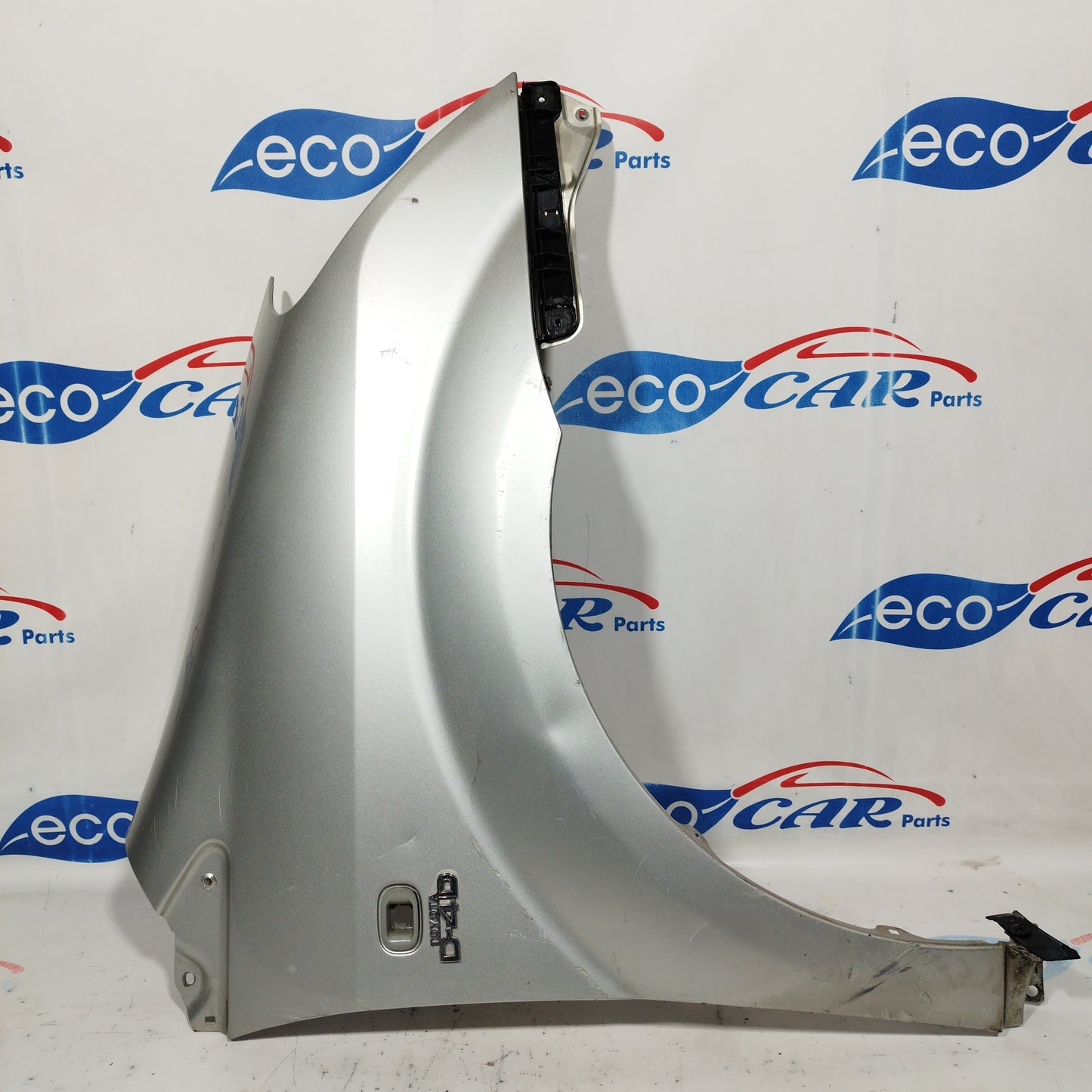 Right fender silver gray Toyota Corolla Verso 2005 ecoAC4744