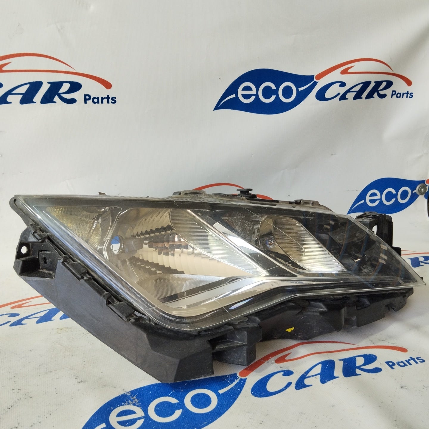Fanale anteriore dx Seat Leon 2016 ecoAG2618