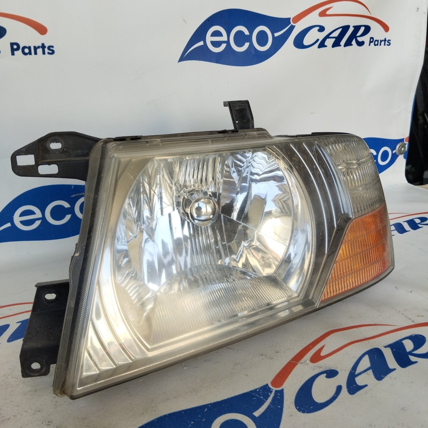 Fanale anteriore sx Mitsubishi Pajero 2005 ecoAG2628