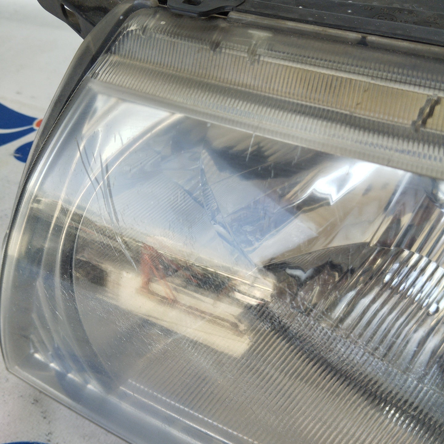 Fanale anteriore sx Mitsubishi Pajero 2005 ecoAG2628