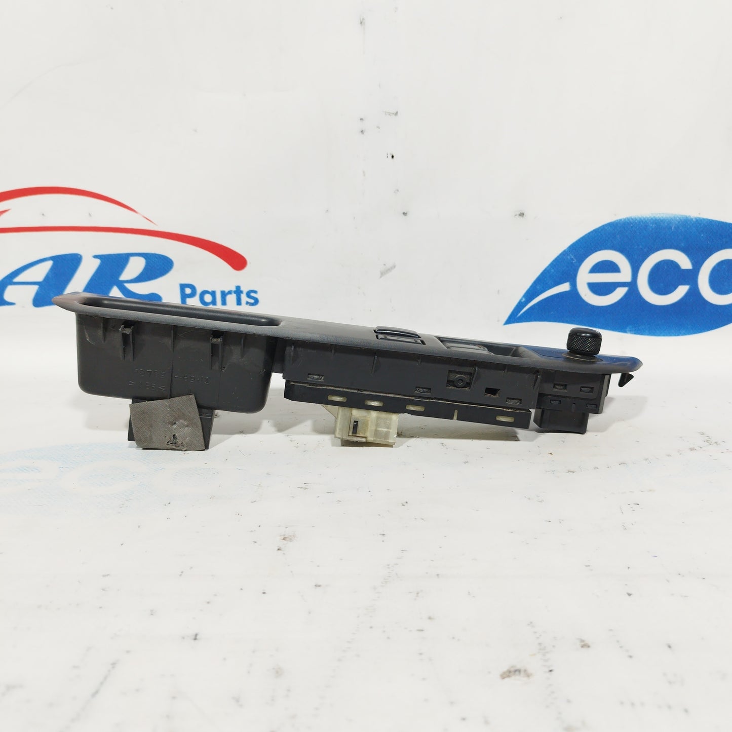 Front left control panel with 2 buttons Suzuki Swift 2005 code: 83762-62j1 ecoAC4884