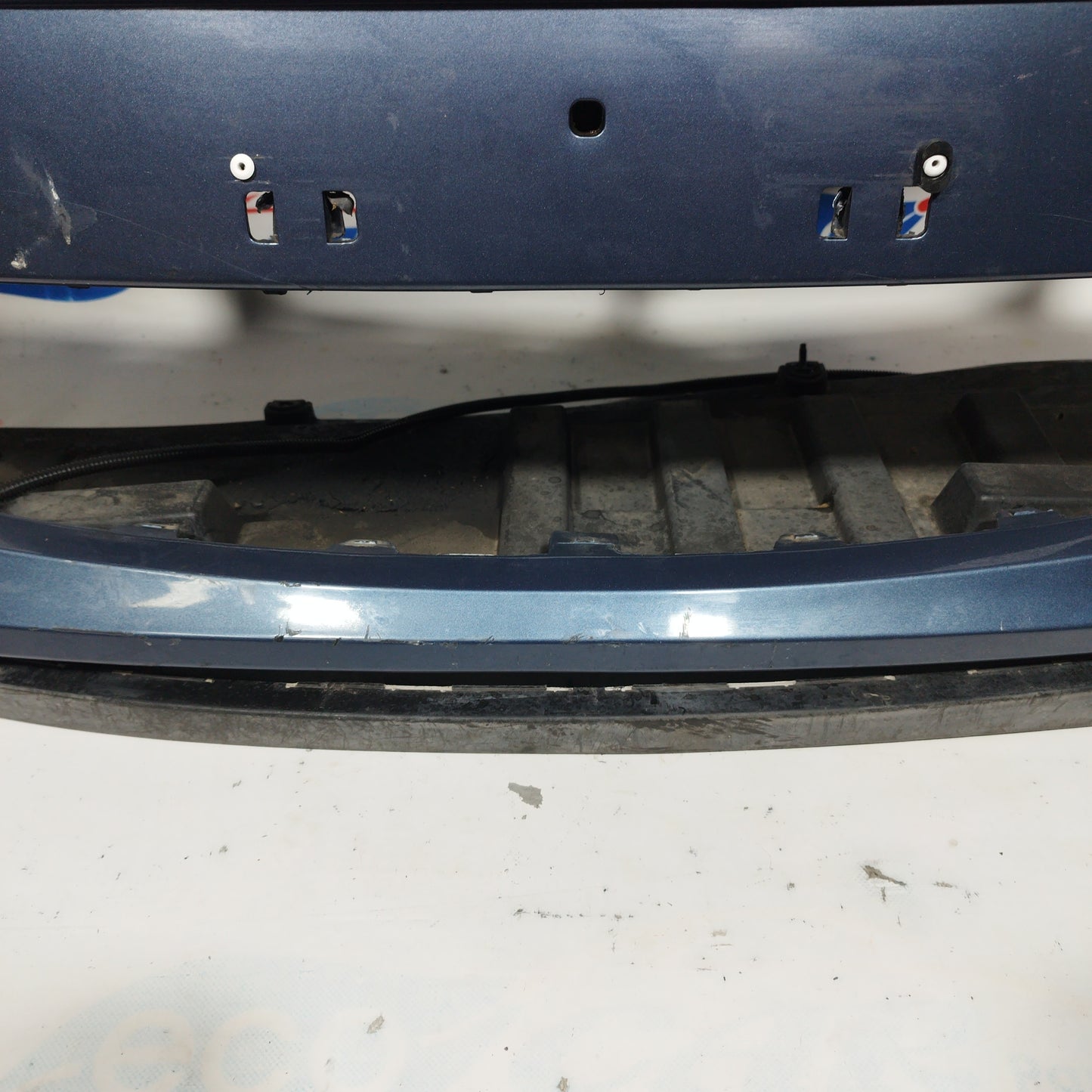 Renault Clio 2007 ecoAC4941 mittelgraue Frontstoßstange