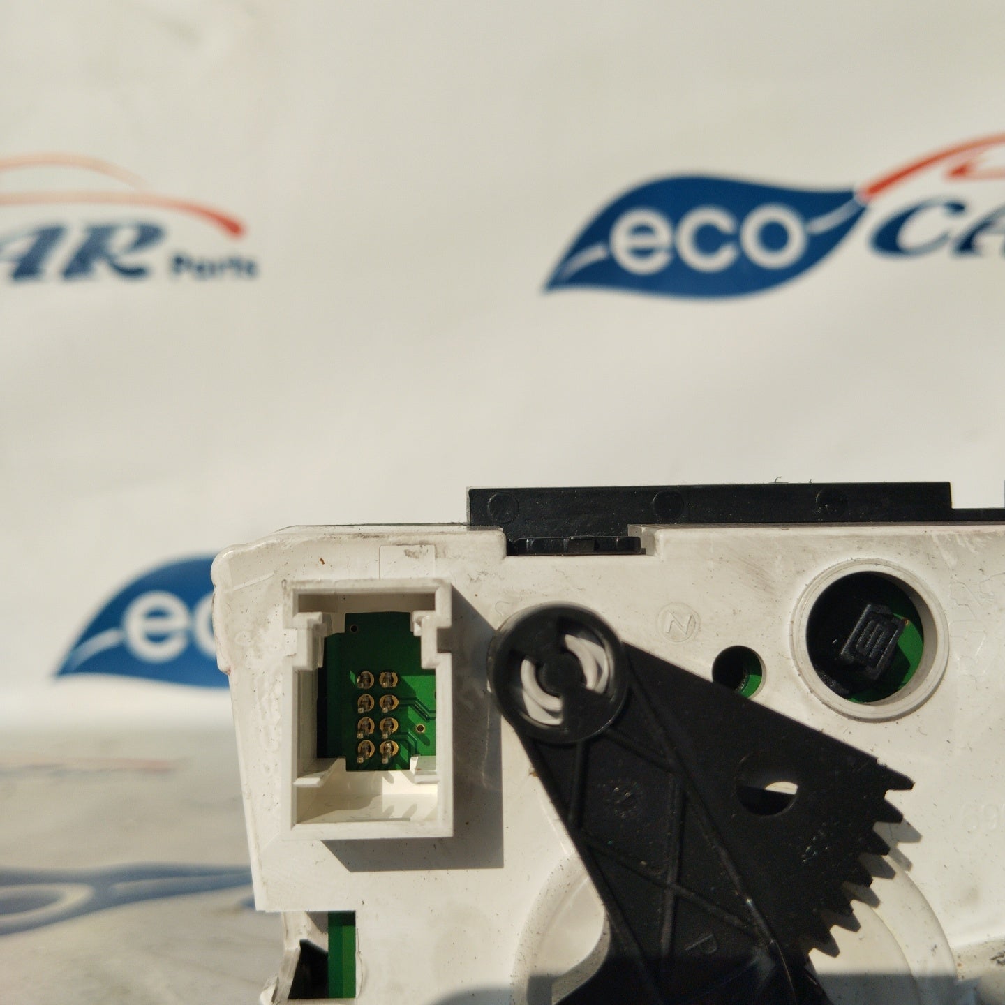 Peugeot 308 2009 digitales Klimabedienteil Code: T1000220k ecoAG2708