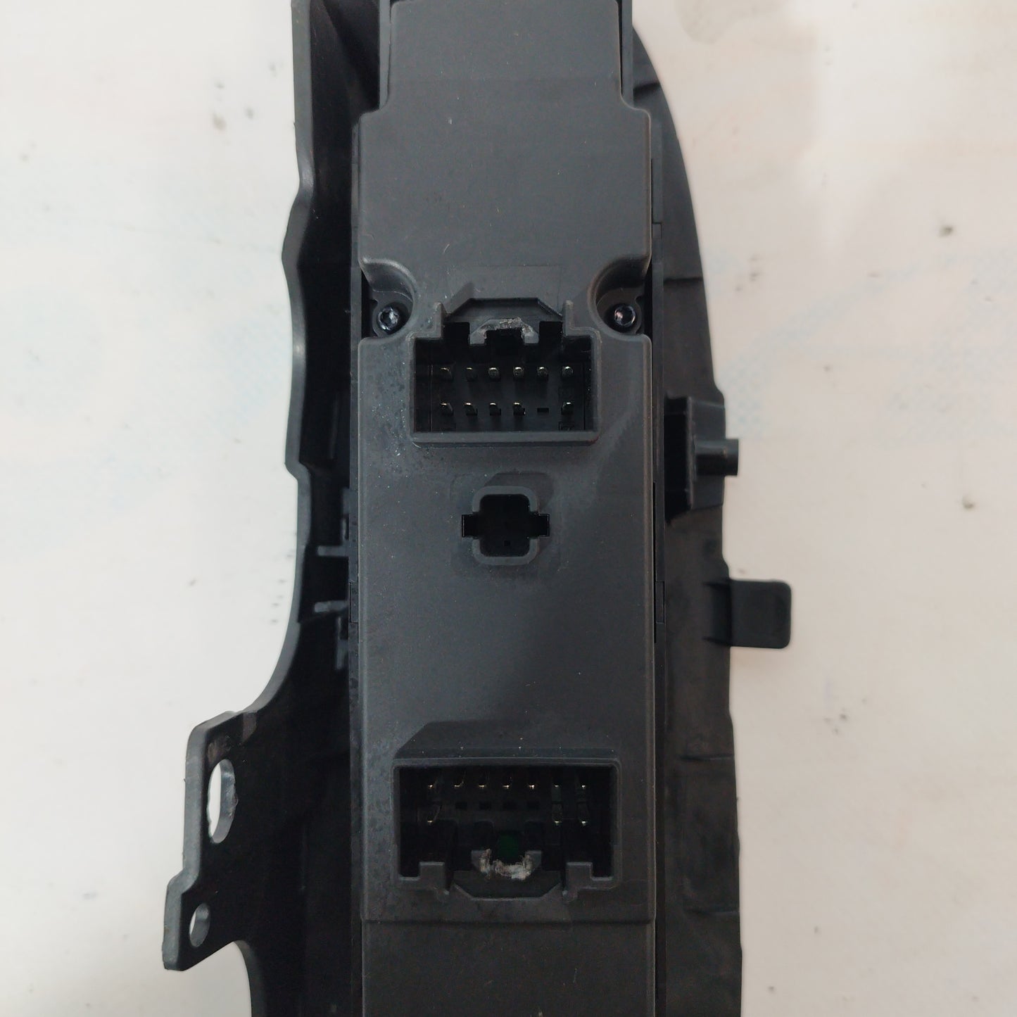 Left 2-button control panel Mazda 2 2011 code: dj0266350A ecoAC5082