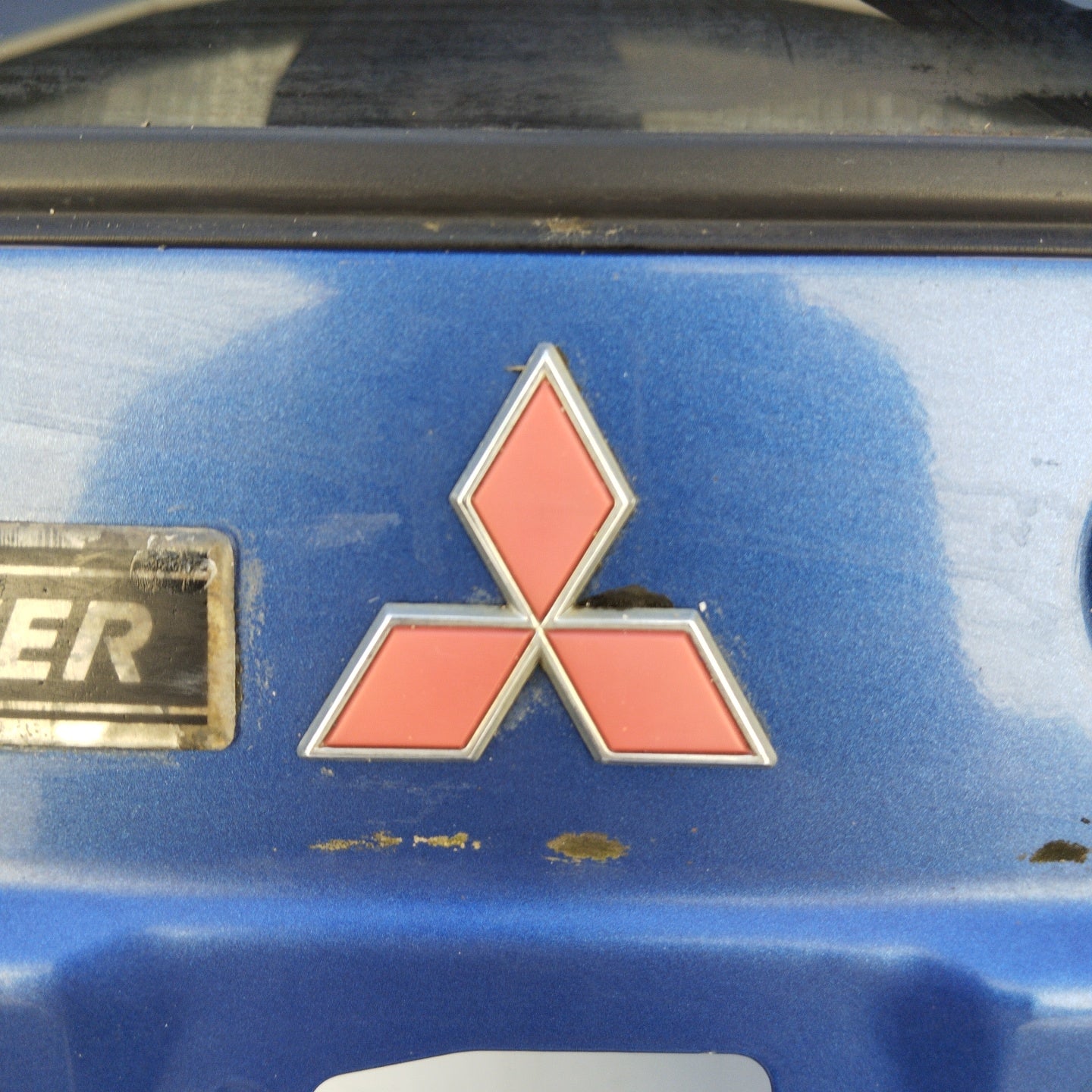 Blue tailgate Mitsubishi Pajero Pinin 1999 ecoAG2795