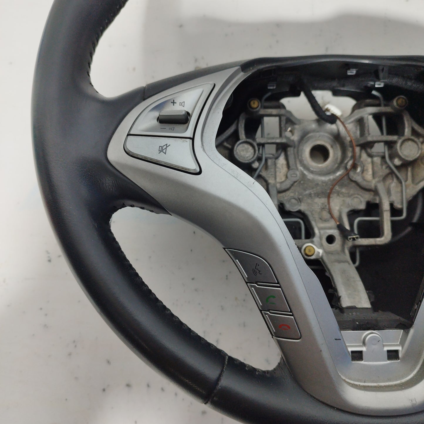 Steering wheel with controls Hyundai Ix20 2012 code: 56110-1k250 ecoAC5154