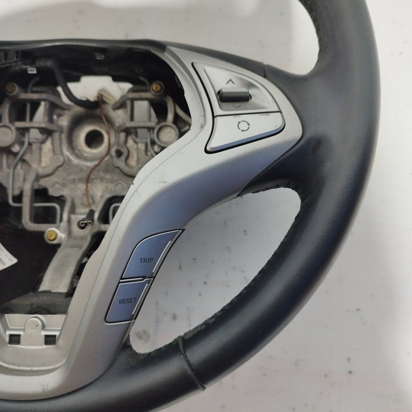 Steering wheel with controls Hyundai Ix20 2012 code: 56110-1k250 ecoAC5154