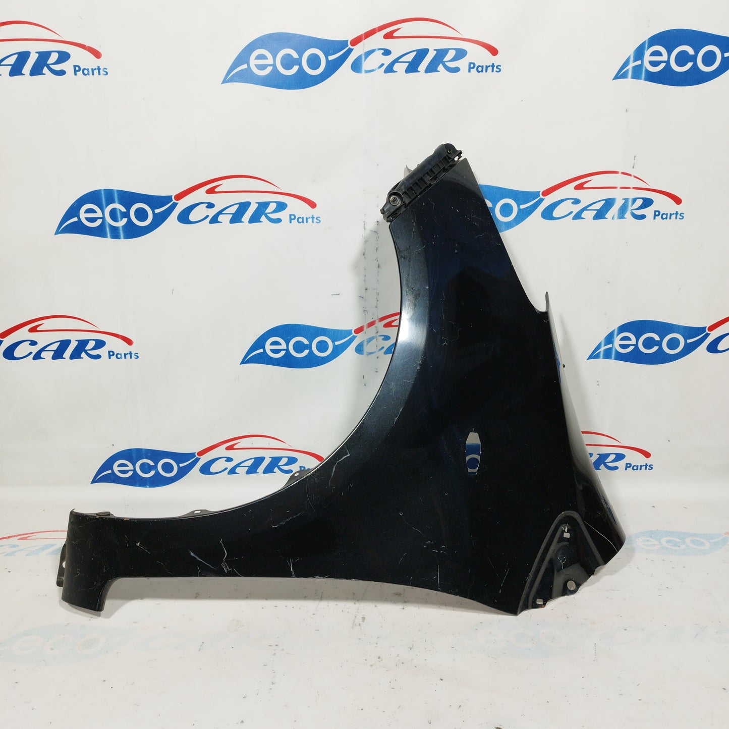 Black left fender Toyota Yaris 2008 ecoAC5159