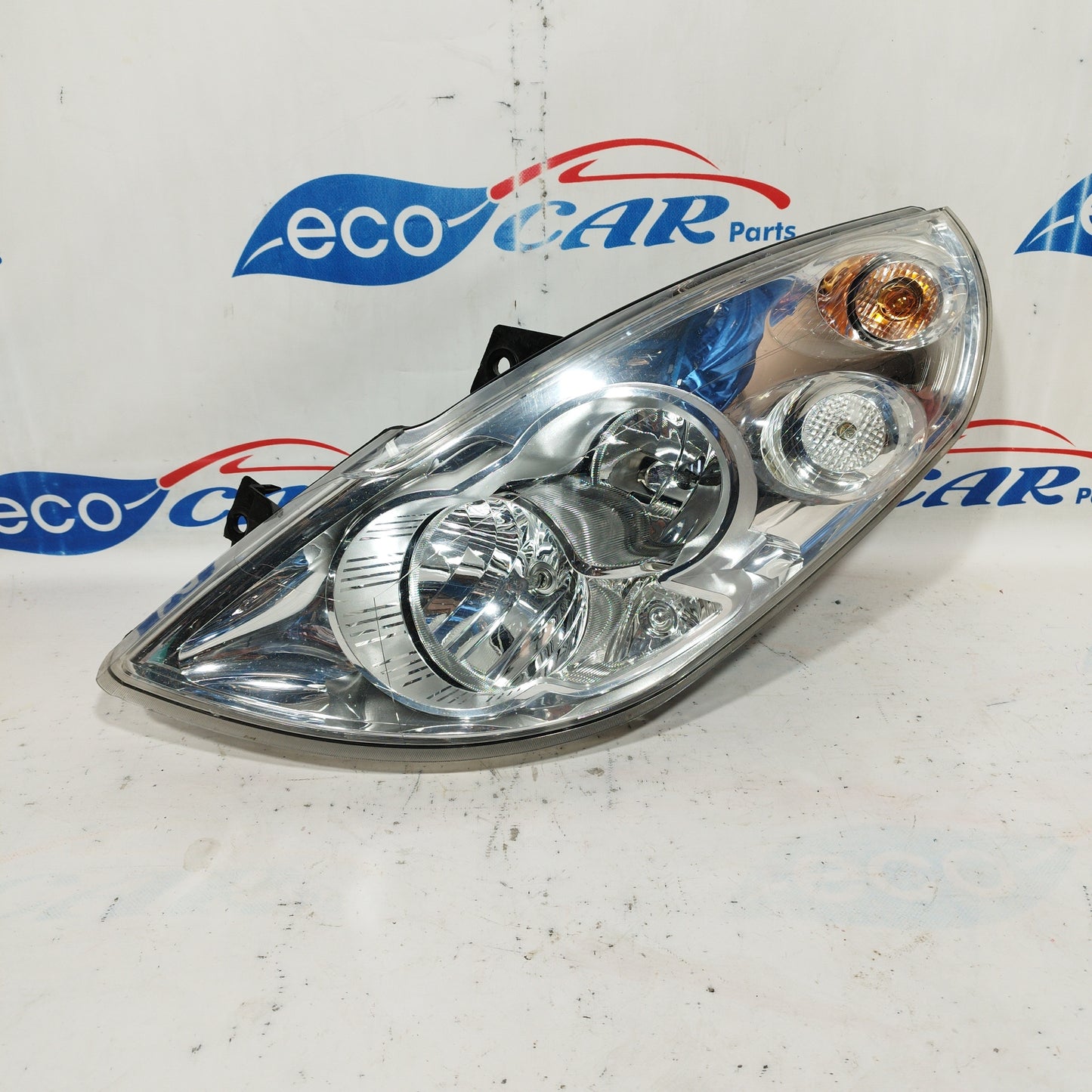 Left front light Renault Master 2015 code: 260600049 ecoAC5171