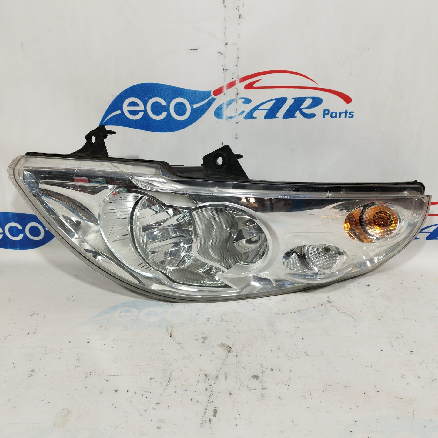 Left front light Renault Master 2015 code: 260600049 ecoAC5171