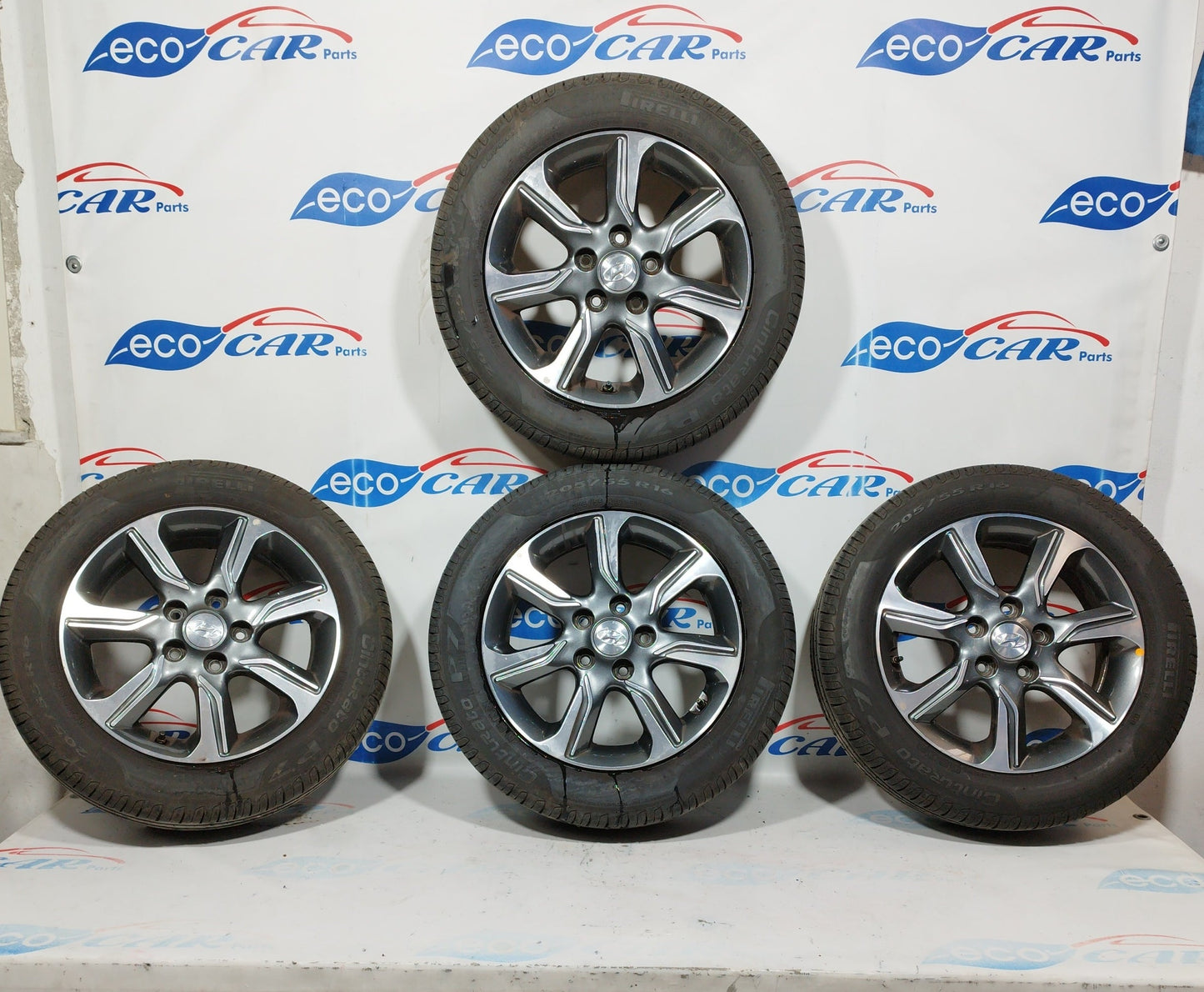 Cerchi in lega da 16 con gomme Pirelli 205/55r16 Hyundai Ix20 2012 codice: 52910-1k650 ecoAC5182