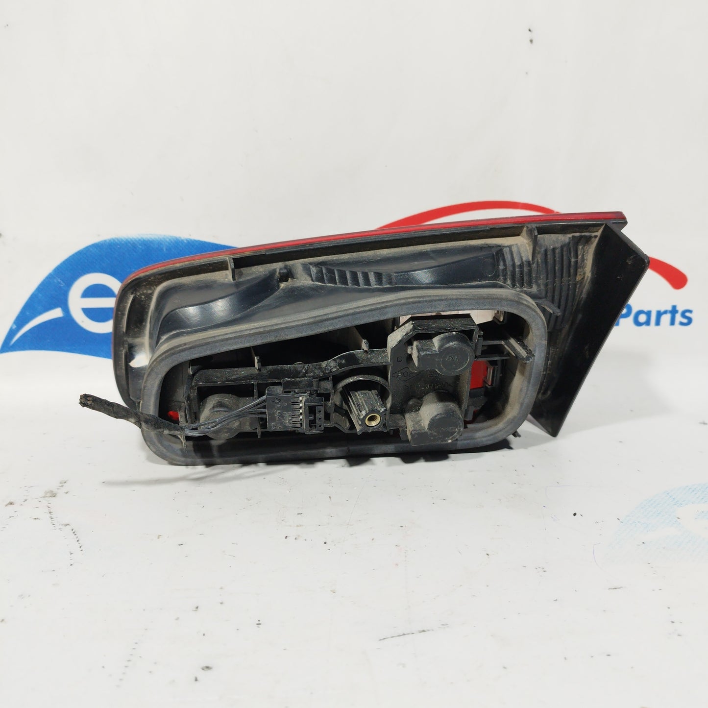 Internal rear left light Renault Laguna 2002 sedan code: 8200002475 ecoAC5236