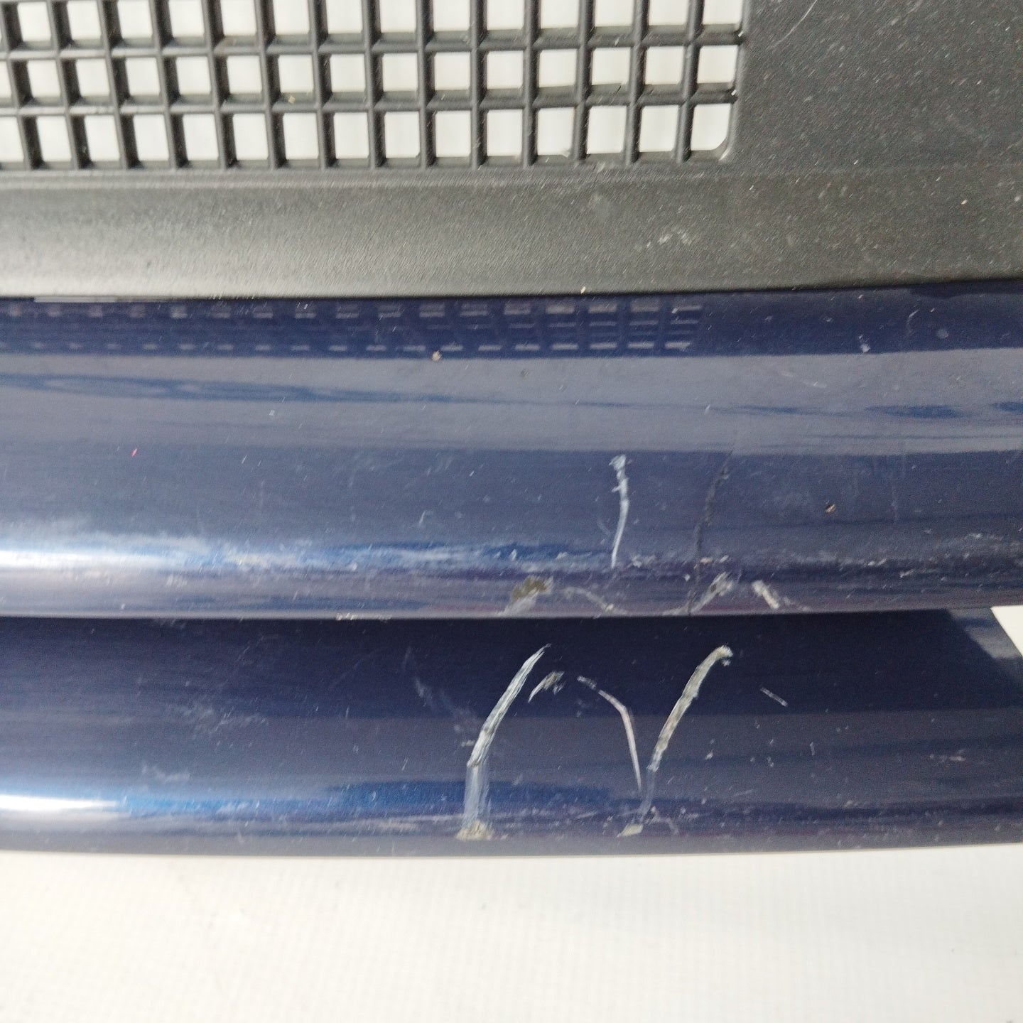 Mascherina anteriore blu Volkswagen Golf 4 ecoAG2877