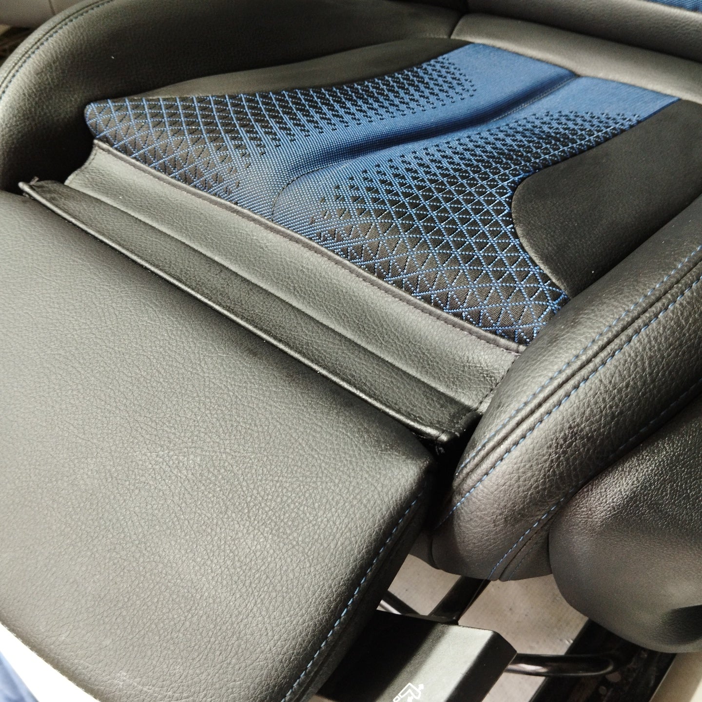 MSport upholstery BMW 1 Series F40 ecoAG2885