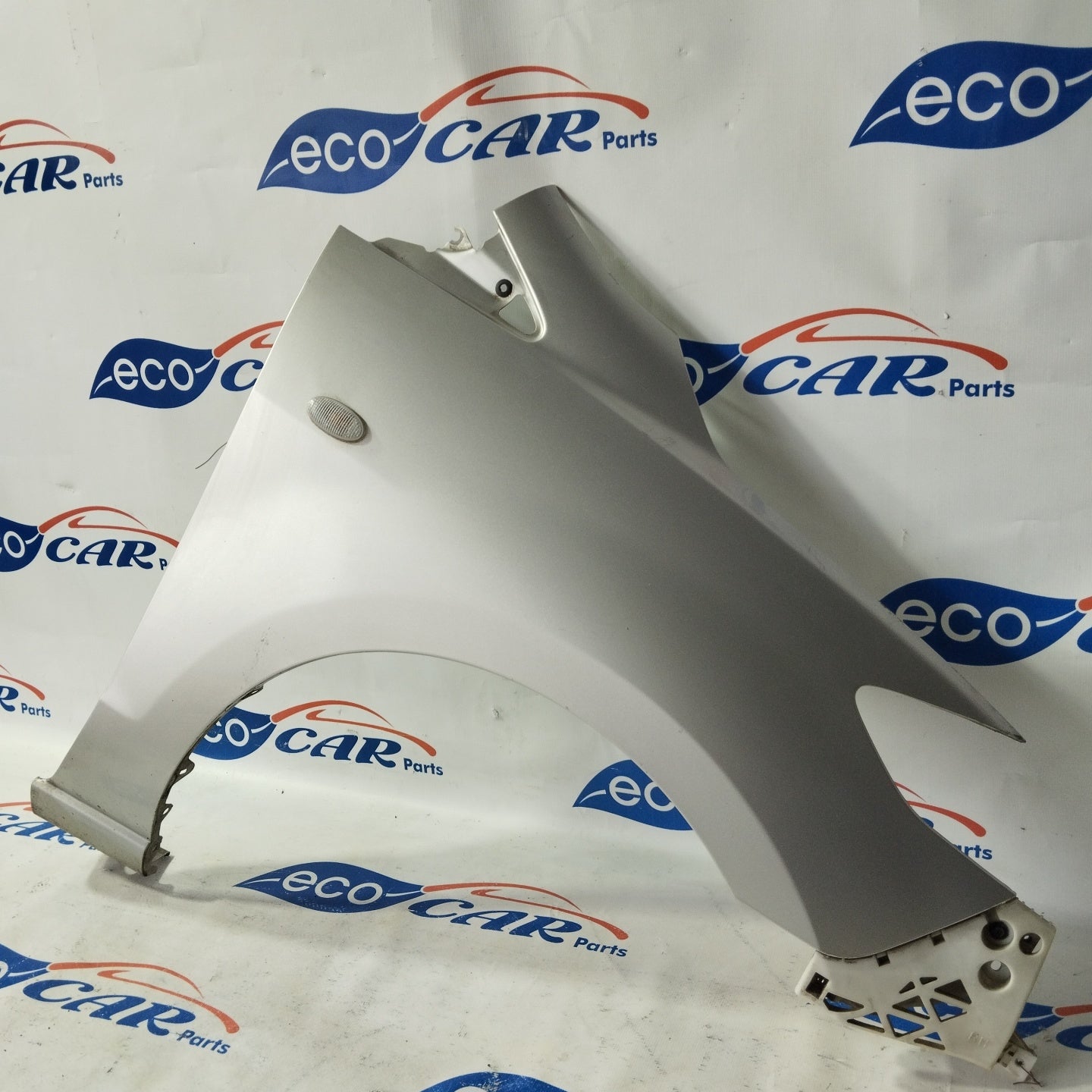 Mazda 5 2005 rechter Kotflügel, silbergrau ecoAG2894