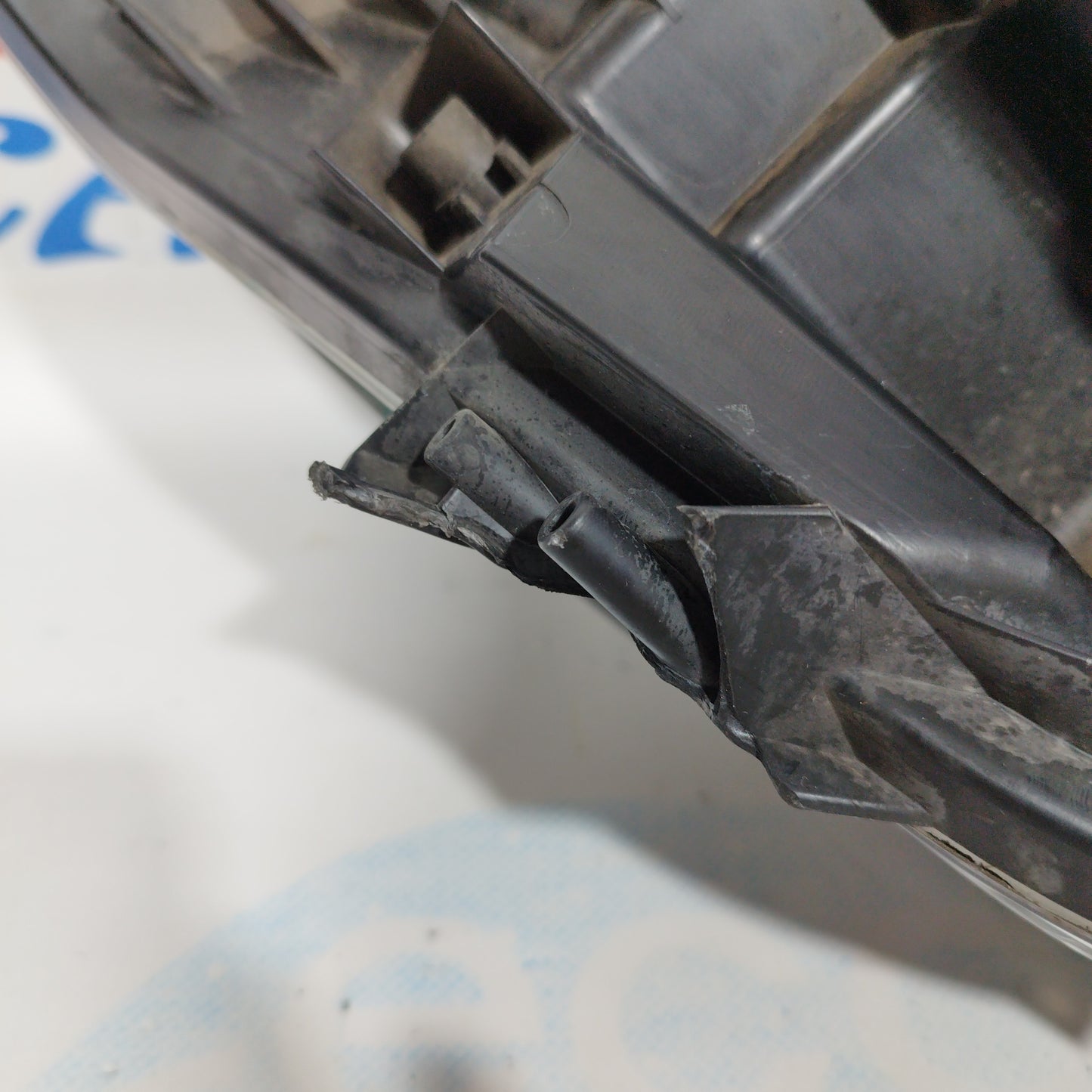 Fanale anteriore sx a led Opel Insignia 2014 fondo scuro codice: 13409906 ecoAC5297