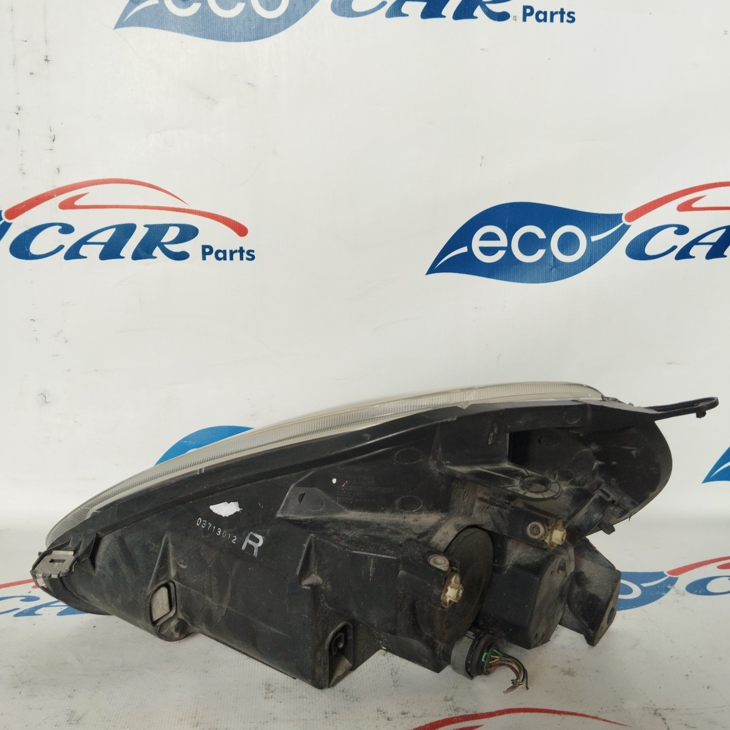 Fanale anteriore dx Fiat Grande Punto Abarth fondo nero freccia gialla (DEPO) ecoAG2935