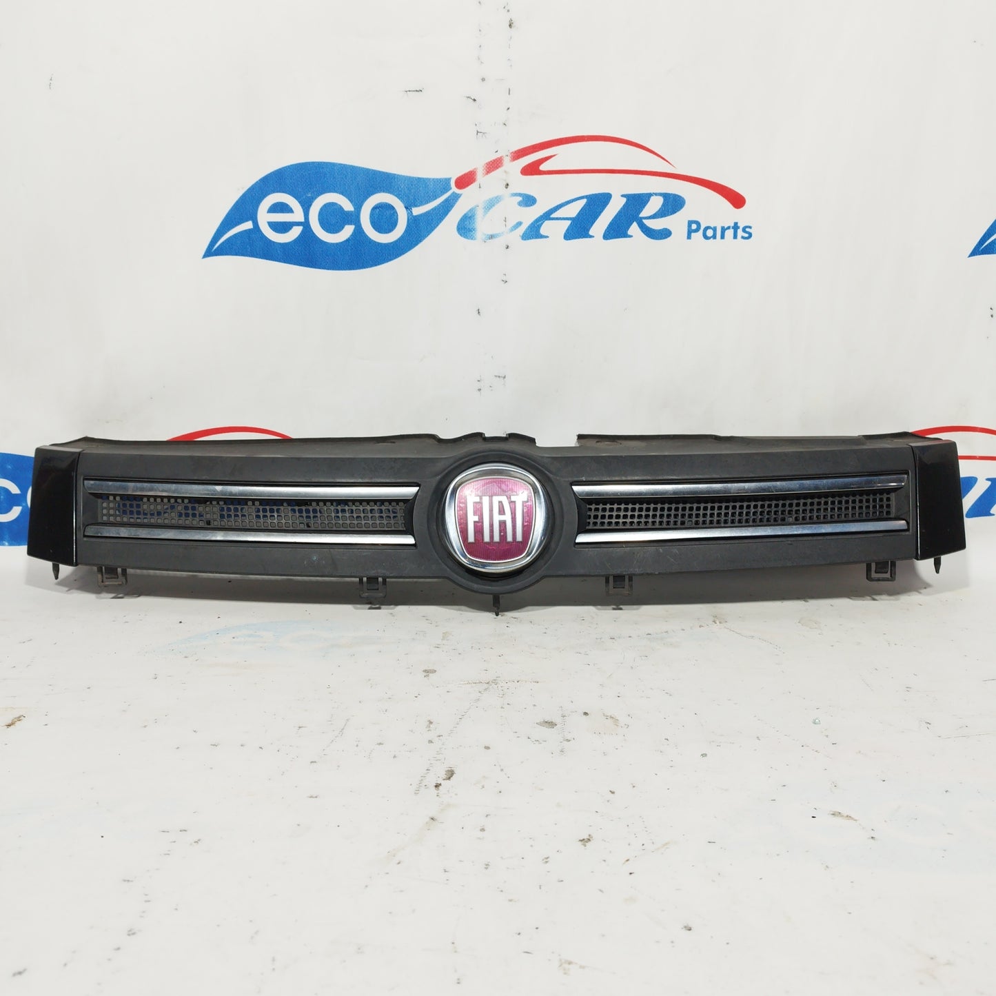 Schwarzer Kühlergrill Fiat Panda 2010 Code: 735353899 ecoAC5386