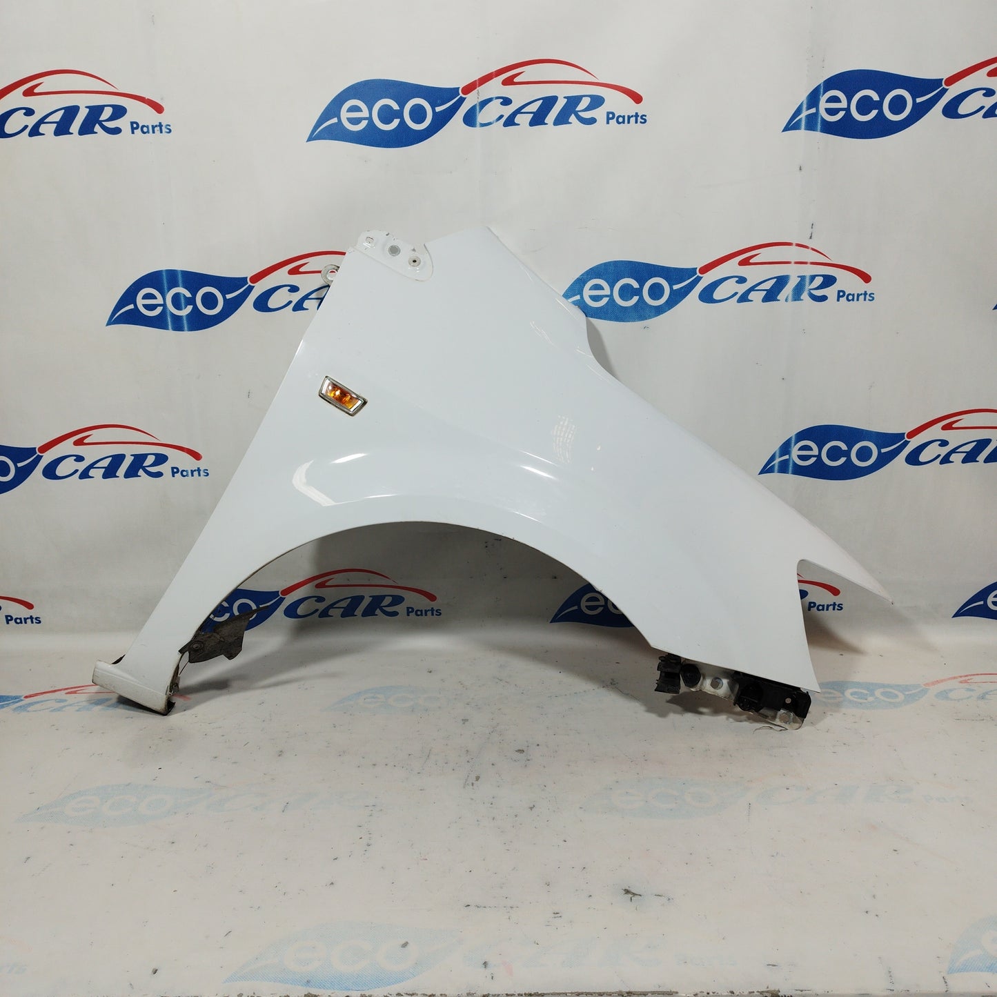 Weißer rechter Kotflügel Chevrolet Aveo 2011 ecoAC5415