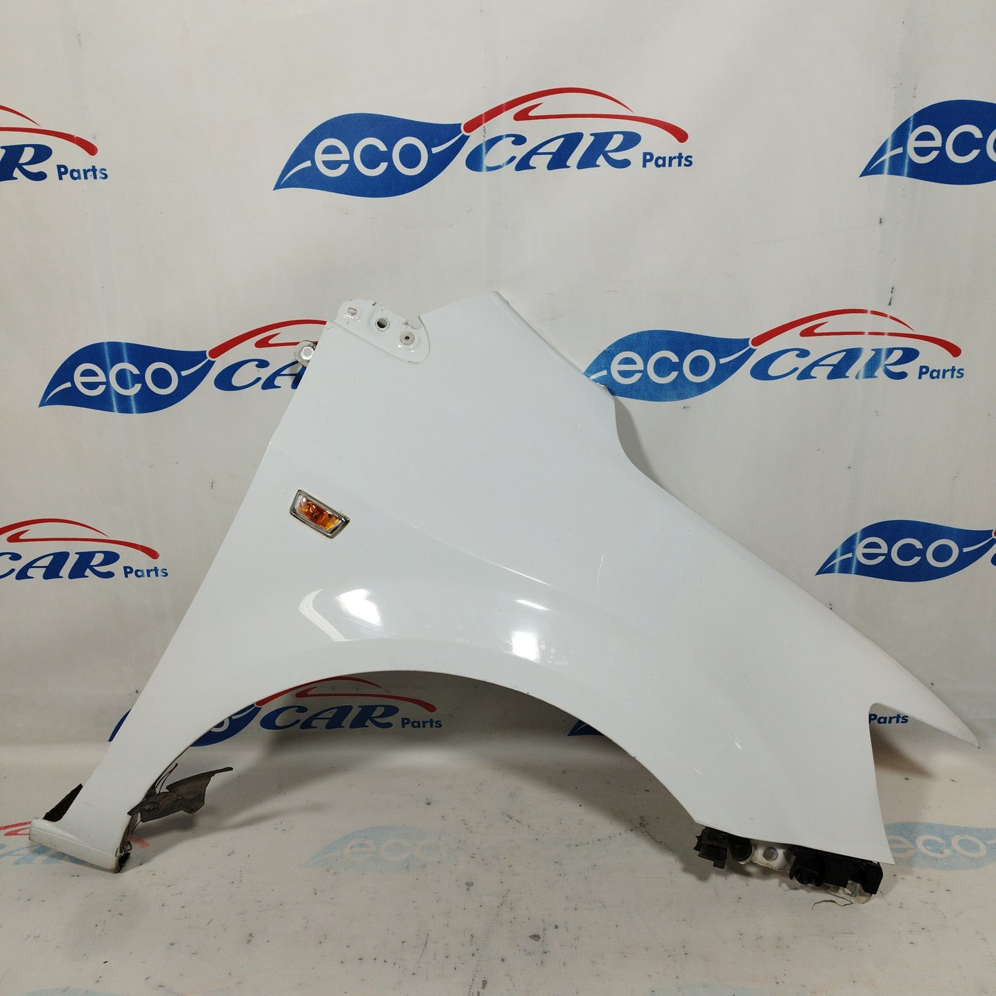 Weißer rechter Kotflügel Chevrolet Aveo 2011 ecoAC5415
