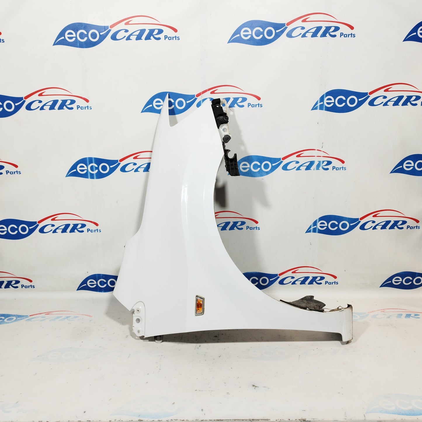 Weißer rechter Kotflügel Chevrolet Aveo 2011 ecoAC5415