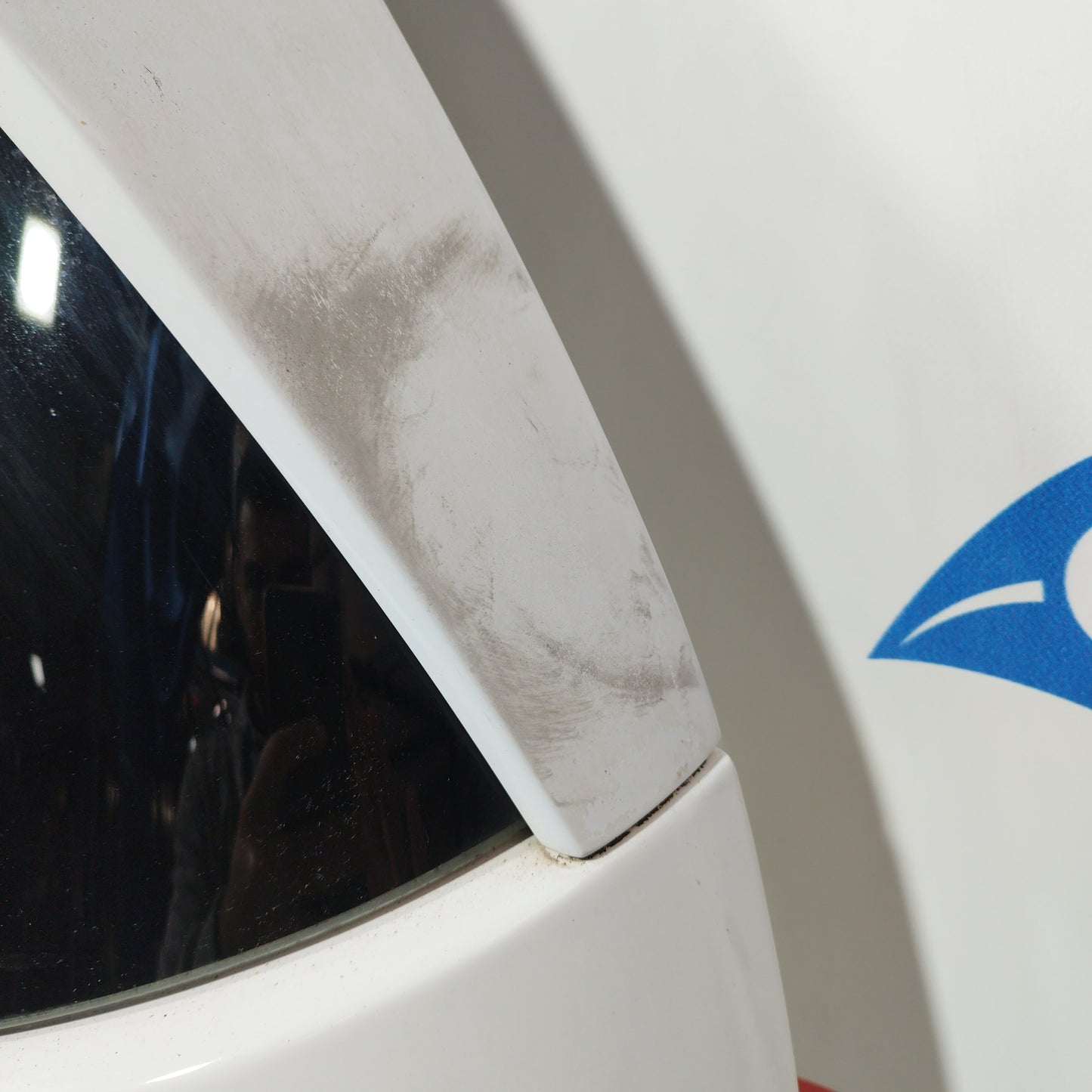 Weiße Heckklappe Chevrolet Aveo 2011 ecoAC5423