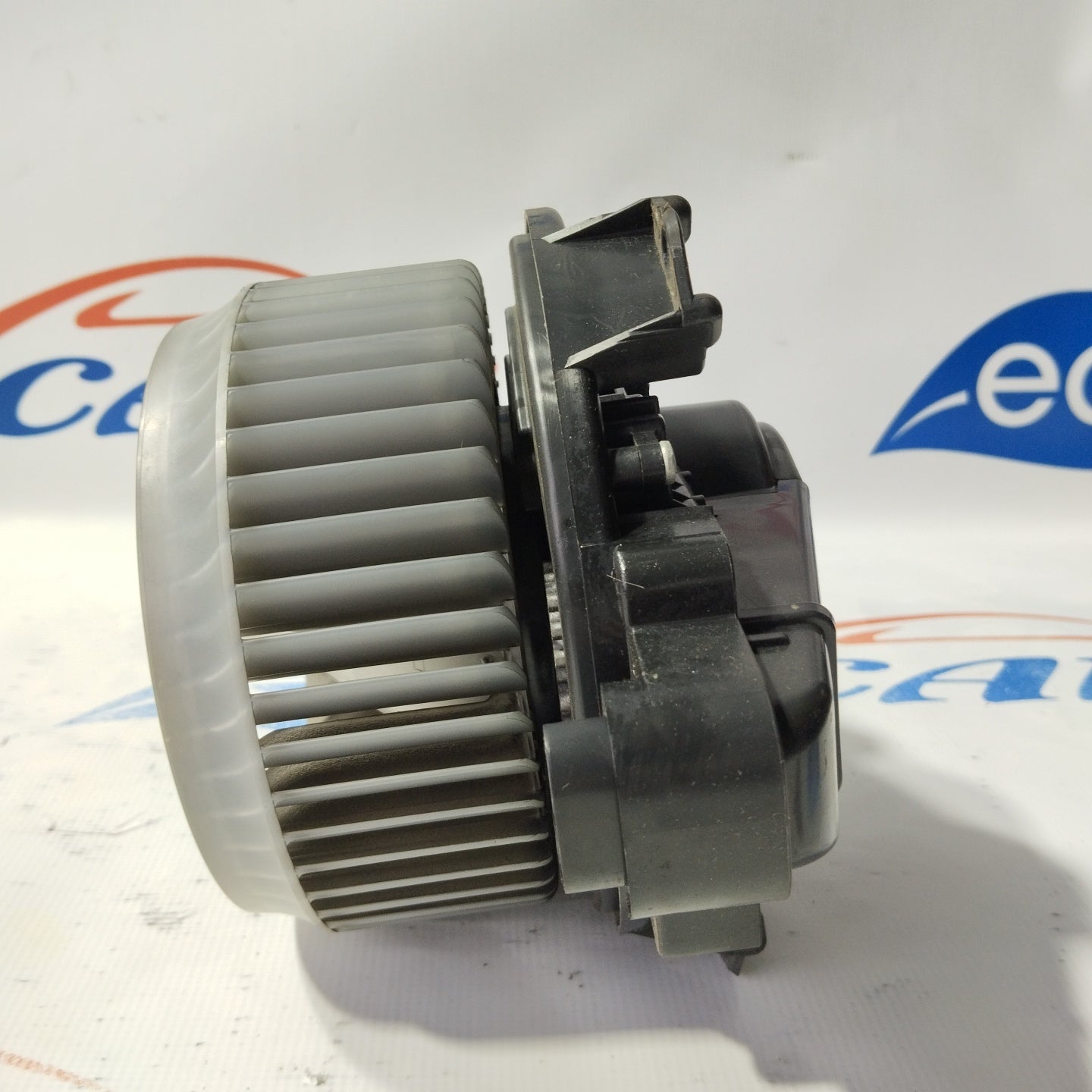 Interior heater fan Toyota Auris 2007 code: Av272700-8103 ecoAG3124