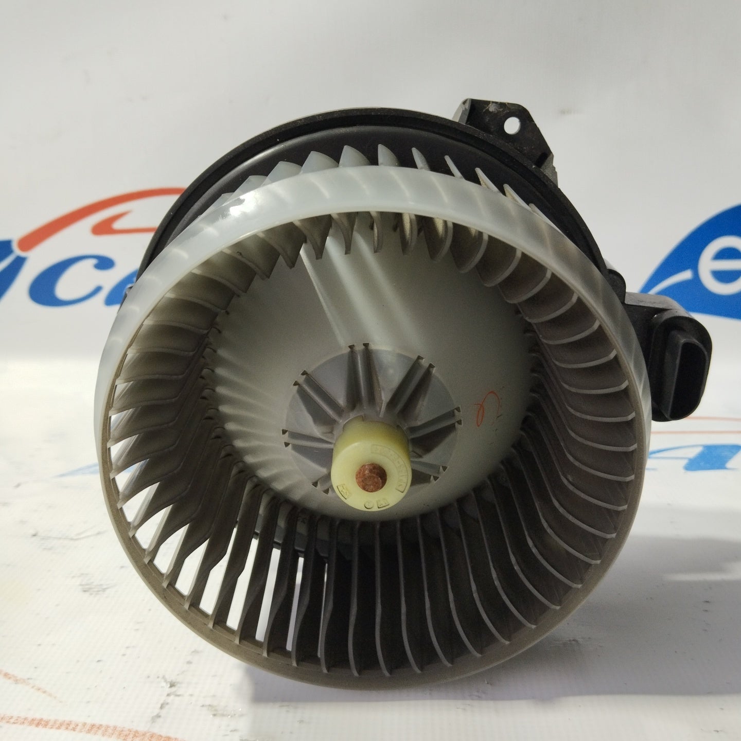 Interior heater fan Toyota Auris 2007 code: Av272700-8103 ecoAG3124