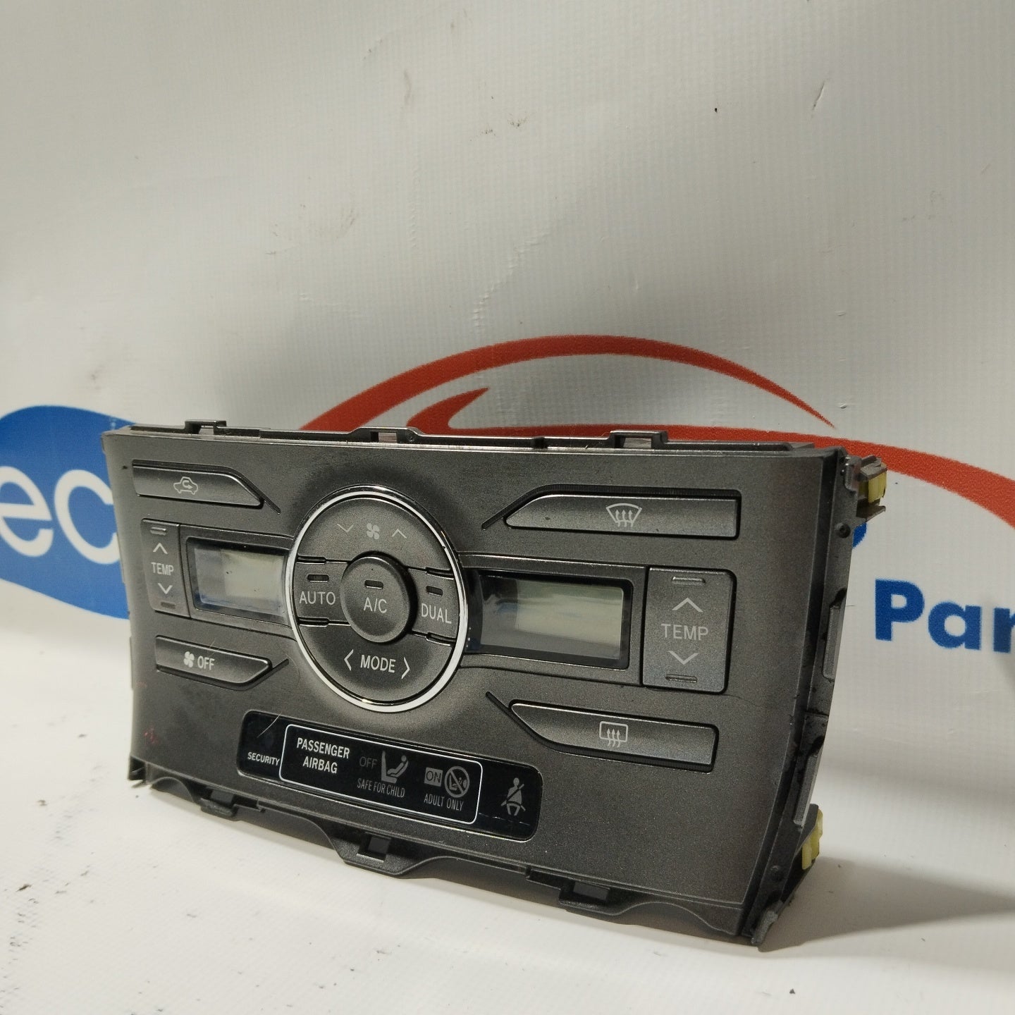 Climate control panel Toyota Auris 2007 code: 55900-02220-b ecoAG3127