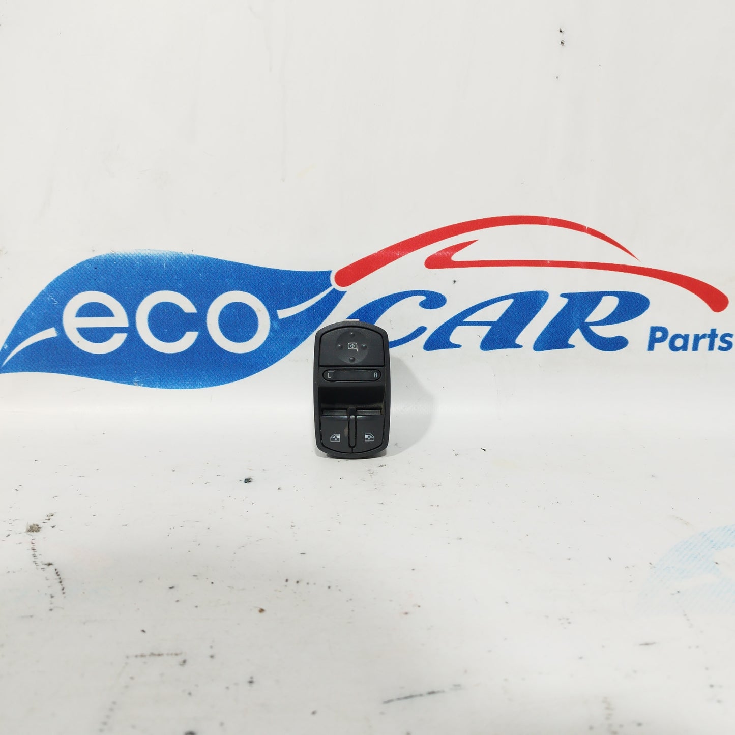 Pulsantiera anteriore sx 2 tasti Opel Corsa D 2010 codice: 13258521Aa ecoAC5637