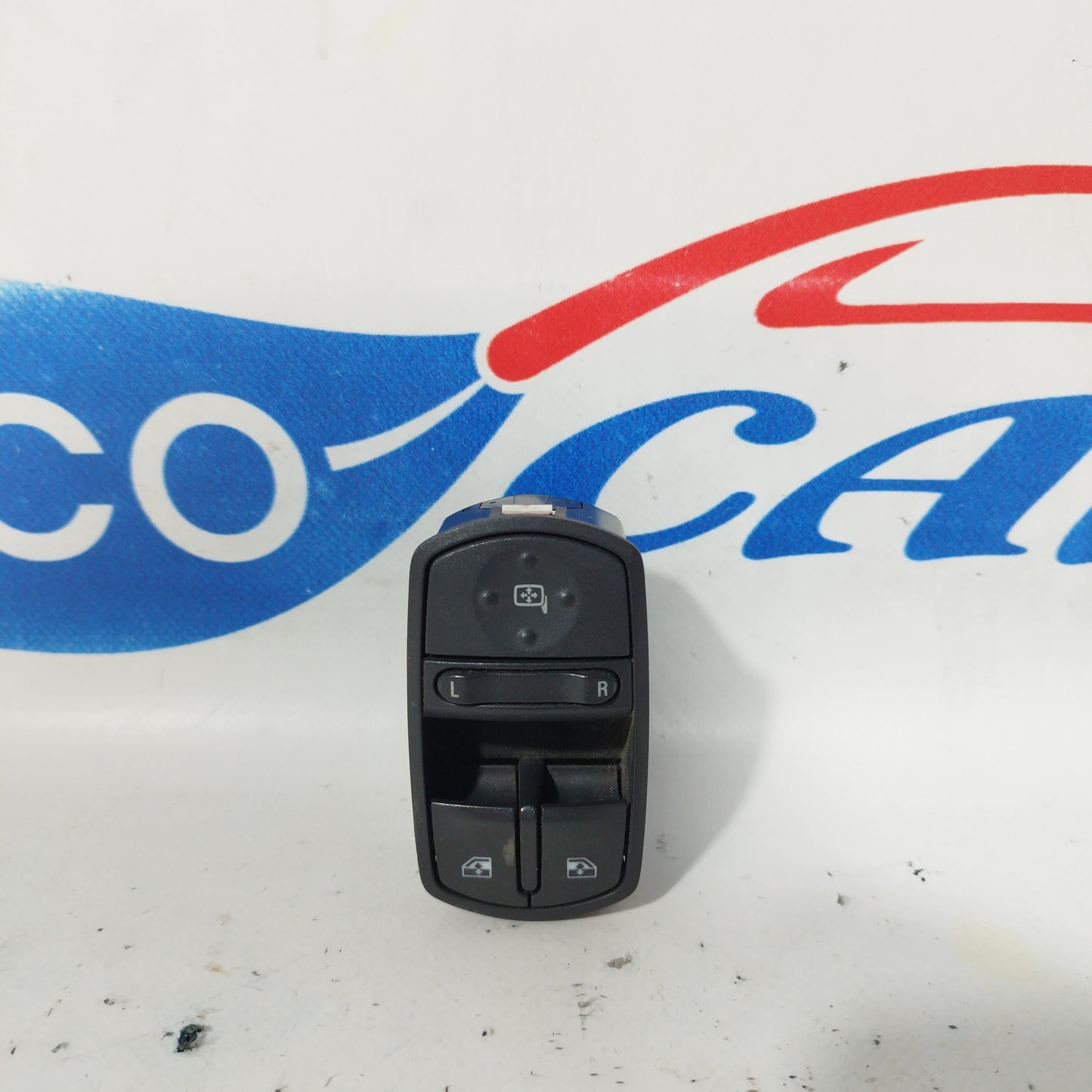 Pulsantiera anteriore sx 2 tasti Opel Corsa D 2010 codice: 13258521Aa ecoAC5637