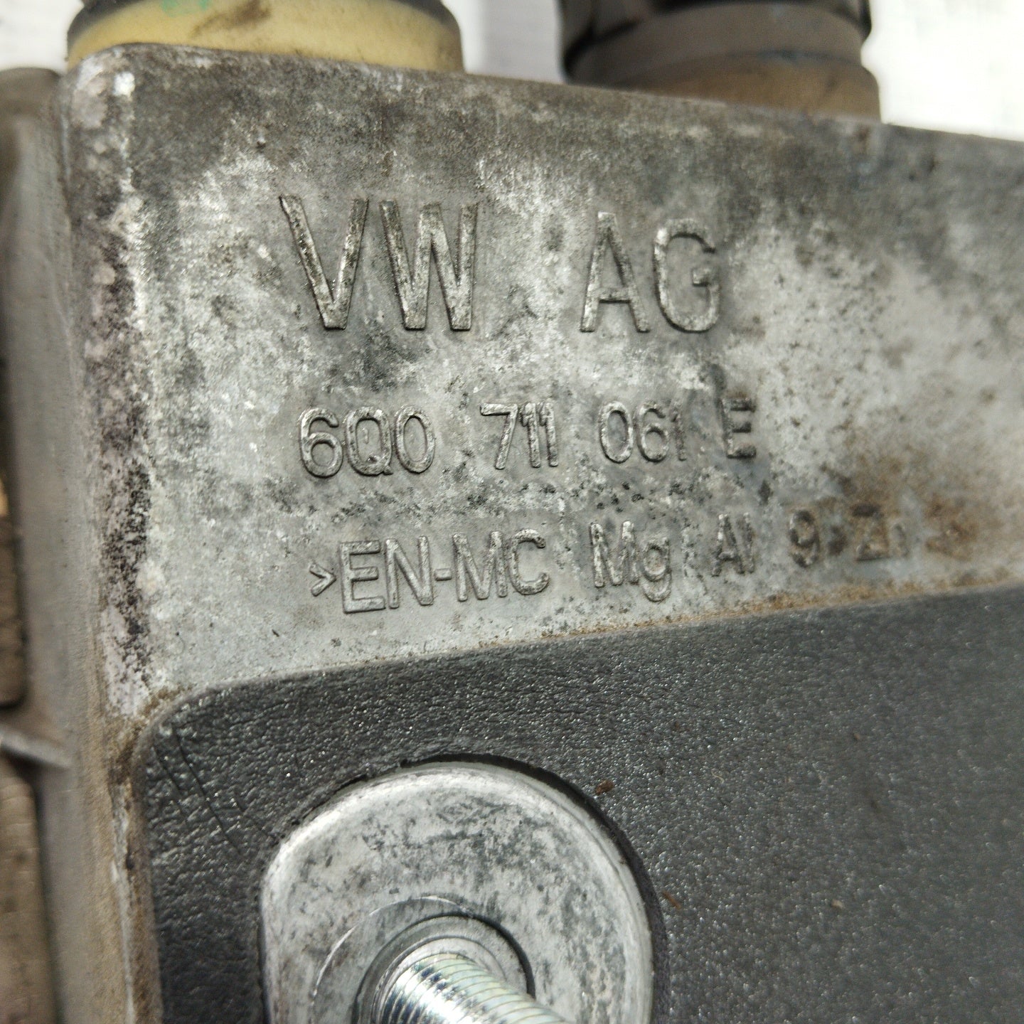 Leva cambio con cavi Volkswagen Polo 1.2 benzina 2014 5 marce cod: 6q0711061E ecoAG3198