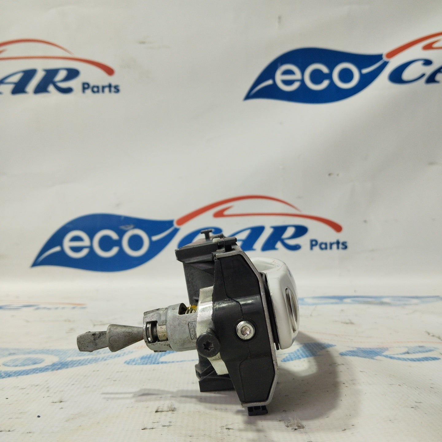 White front left external handle Volkswagen Polo 2014 code: 5n0837885h ecoAG3240