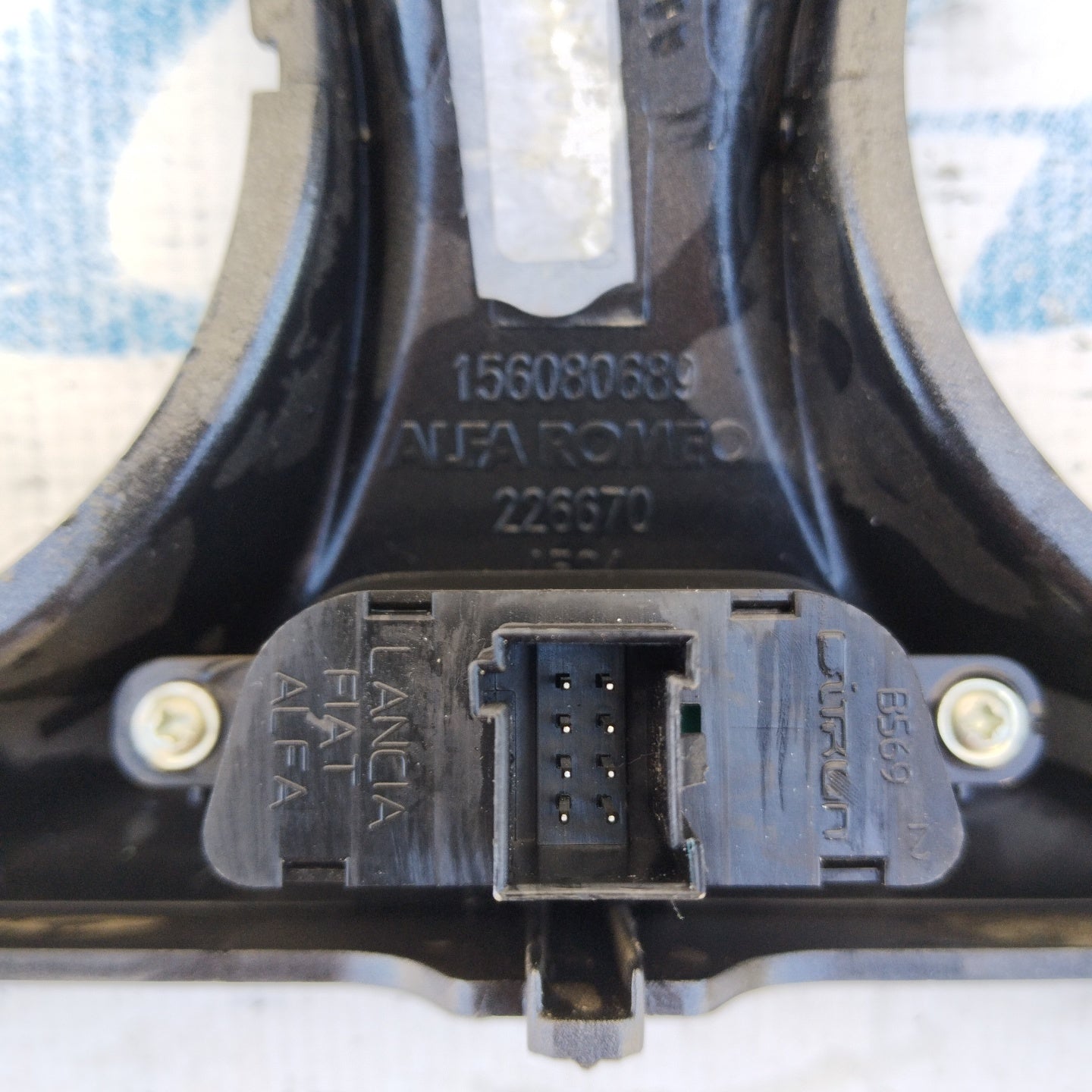 Four arrow control panel complete with frame Alfa Romeo Mito code: 156080689 ecoAG3254