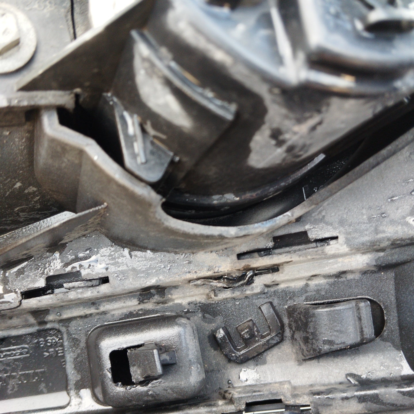 Medium gray front bumper Renault Clio 2008 ecoAG3296