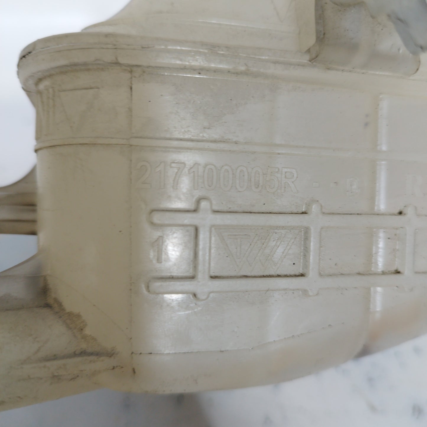 Expansion tank Renault Scenic X-Mod 1.5 DCI 2010 Code: 21700005R ecoAC5856