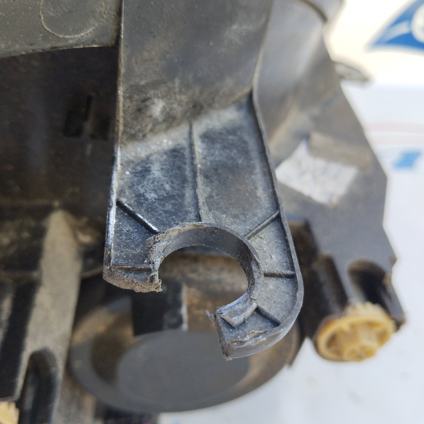 Fanale anteriore sx Fiat Grande Punto spinotto viola ecoAG3386